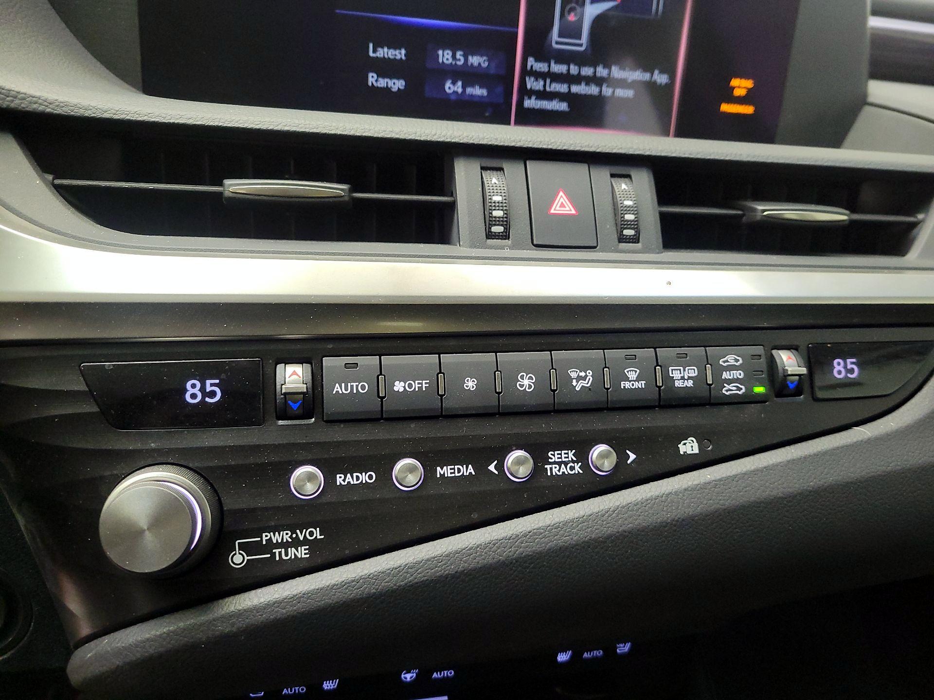 Thumbnail: 2021 Lexus ES - 14