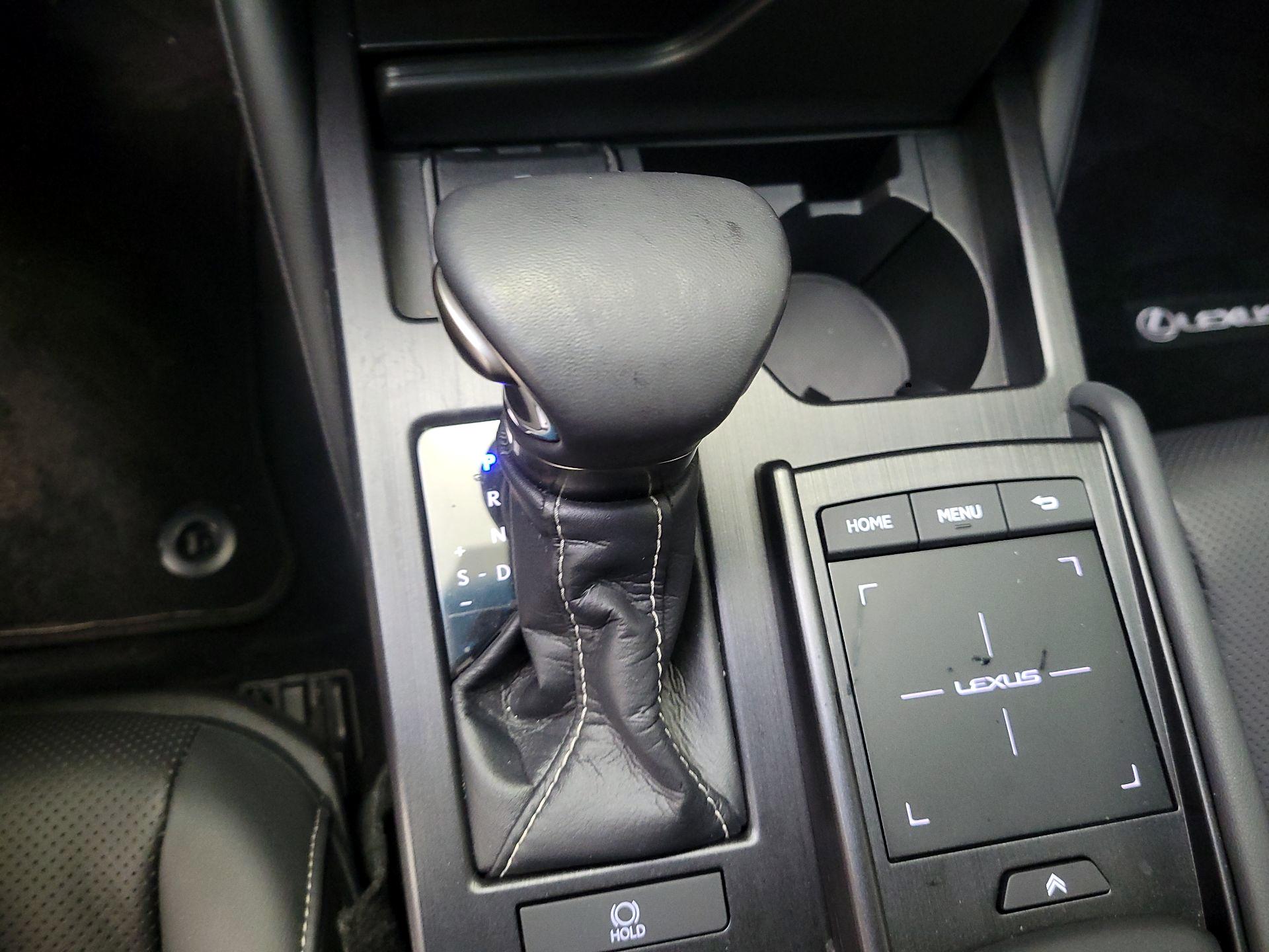 Thumbnail: 2021 Lexus ES - 15