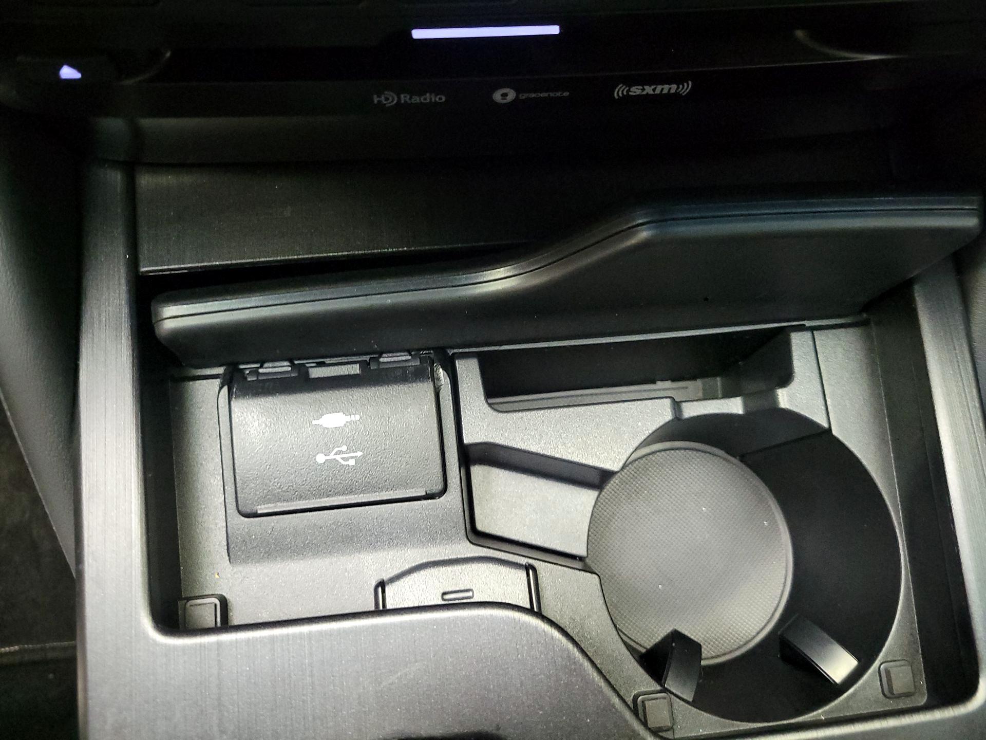 Thumbnail: 2021 Lexus ES - 16