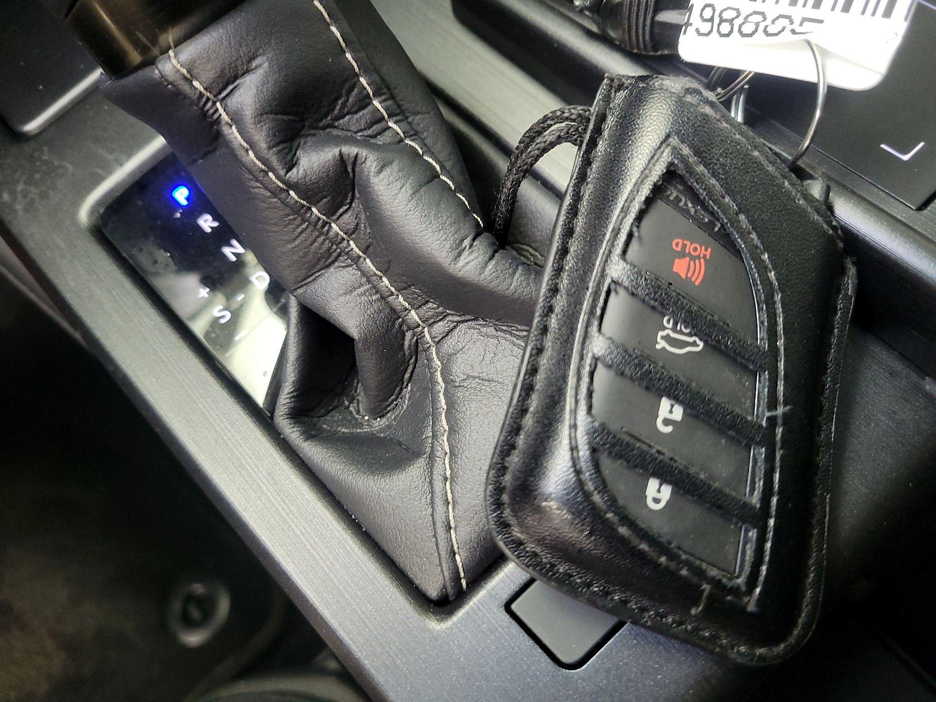 Thumbnail: 2021 Lexus ES - 20