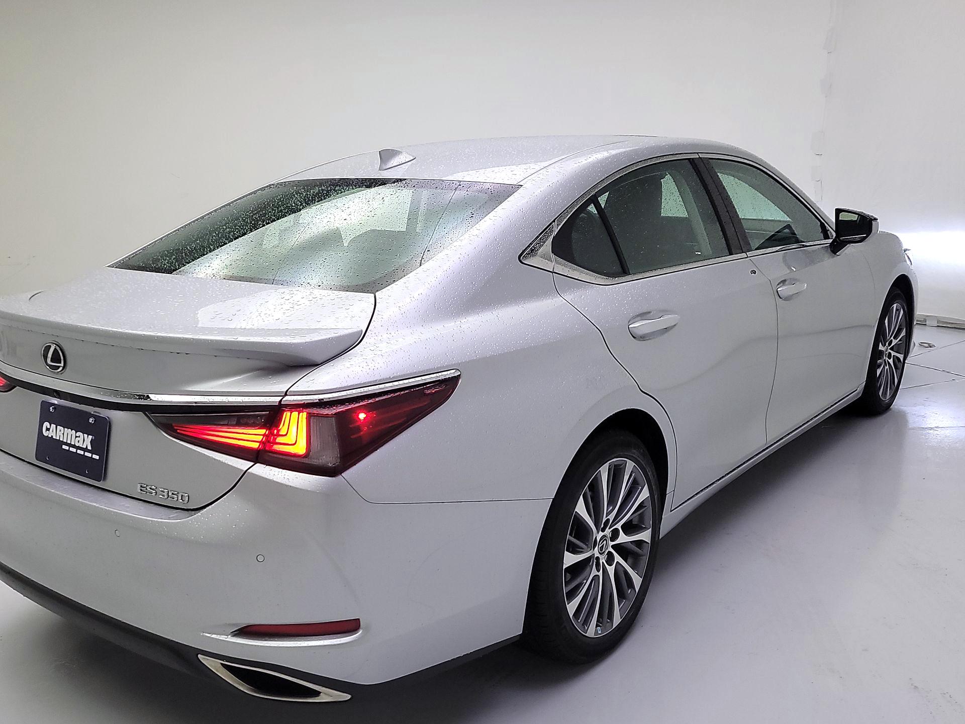 Thumbnail: 2021 Lexus ES - 5