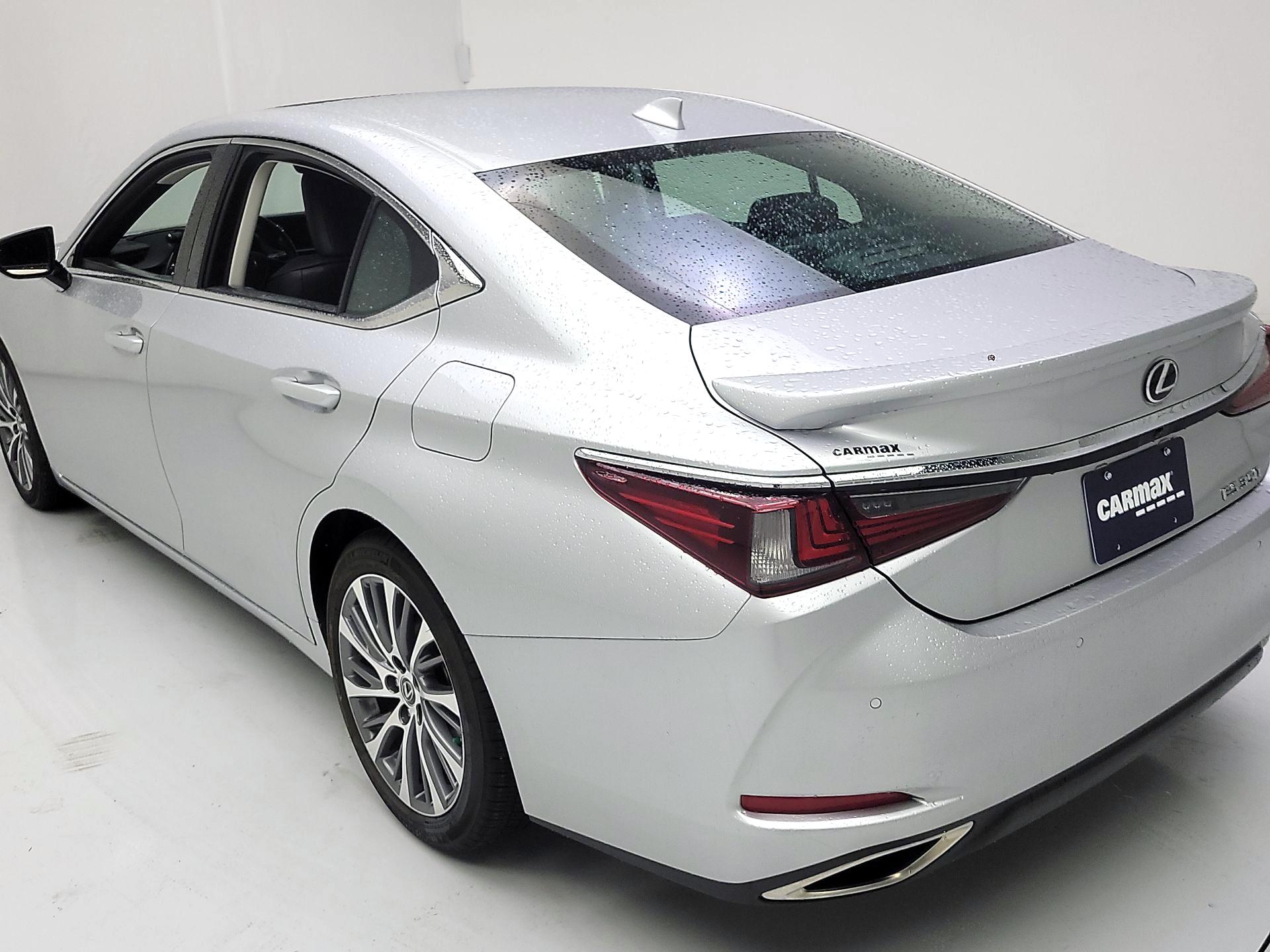 Thumbnail: 2021 Lexus ES - 7