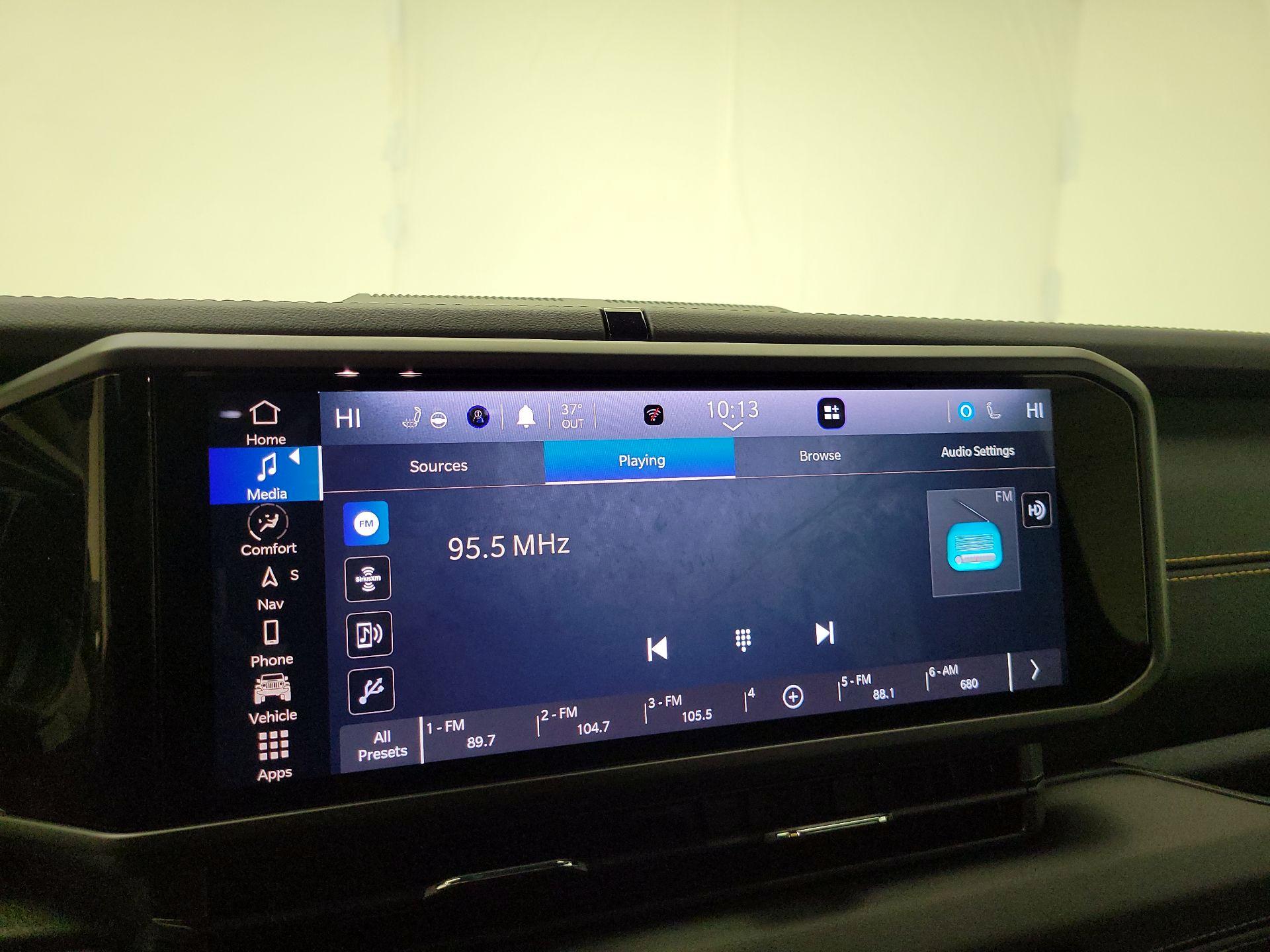 Thumbnail: 2024 Jeep Wrangler - 16