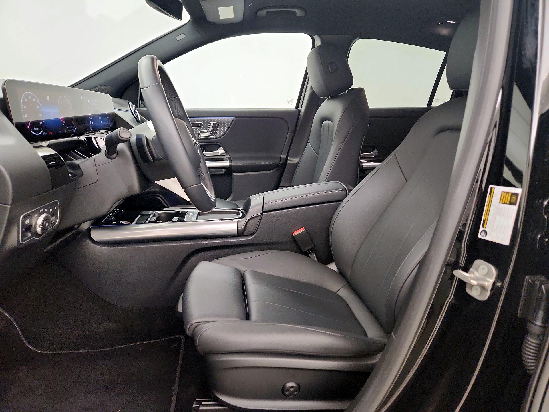 Thumbnail: 2024 Mercedes-Benz GLA - 11