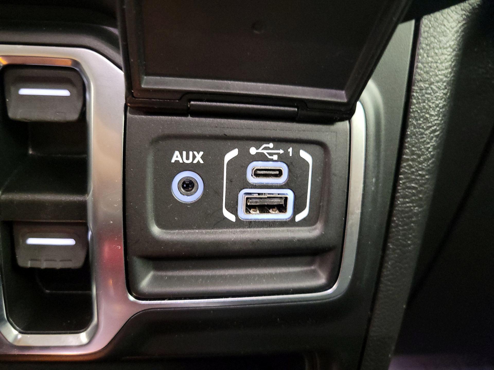 Thumbnail: 2022 Jeep Wrangler - 18