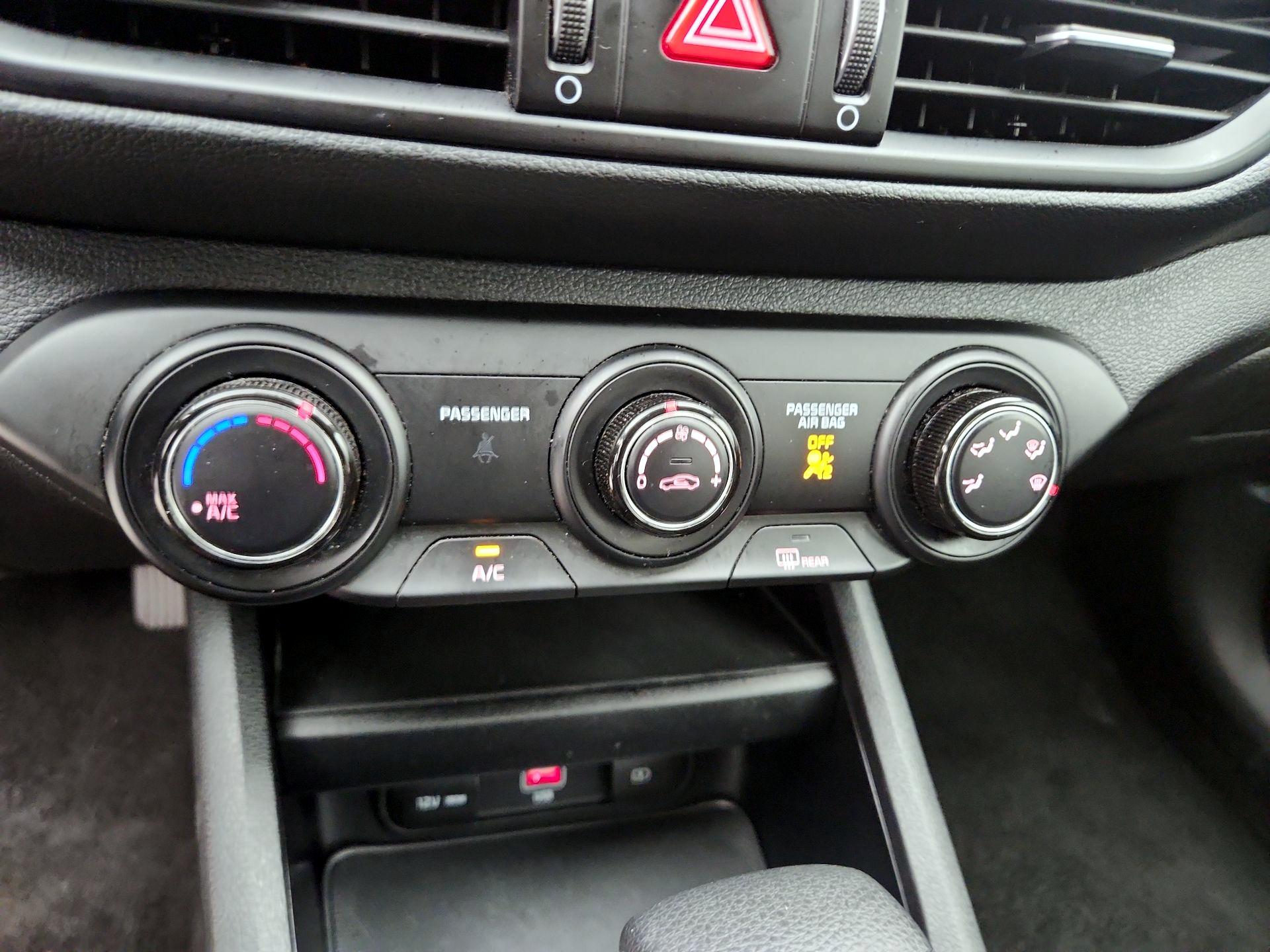 Thumbnail: 2024 Kia Forte - 16