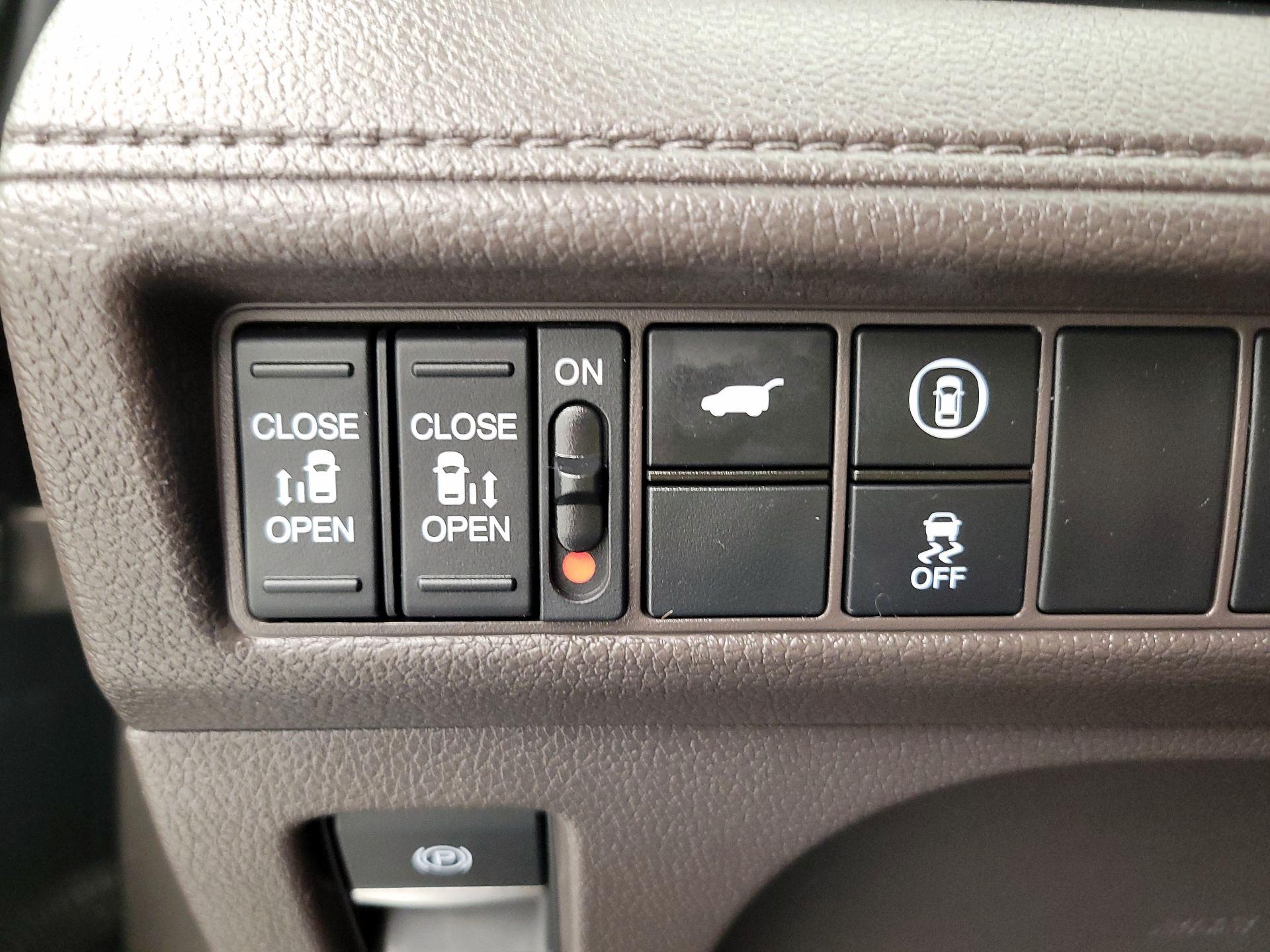 Thumbnail: 2022 Honda Odyssey - 13