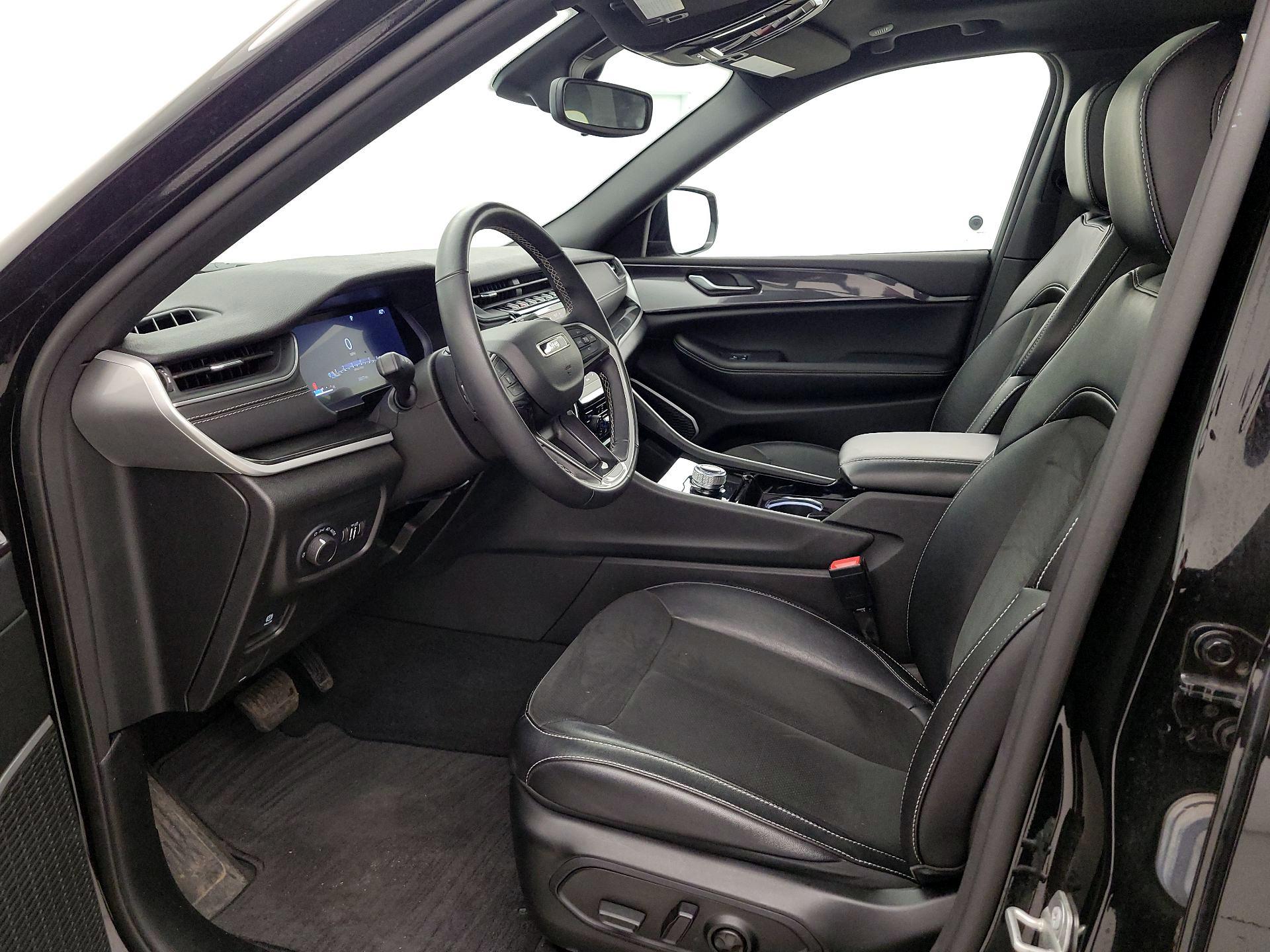 Thumbnail: 2022 Jeep Grand Cherokee - 11