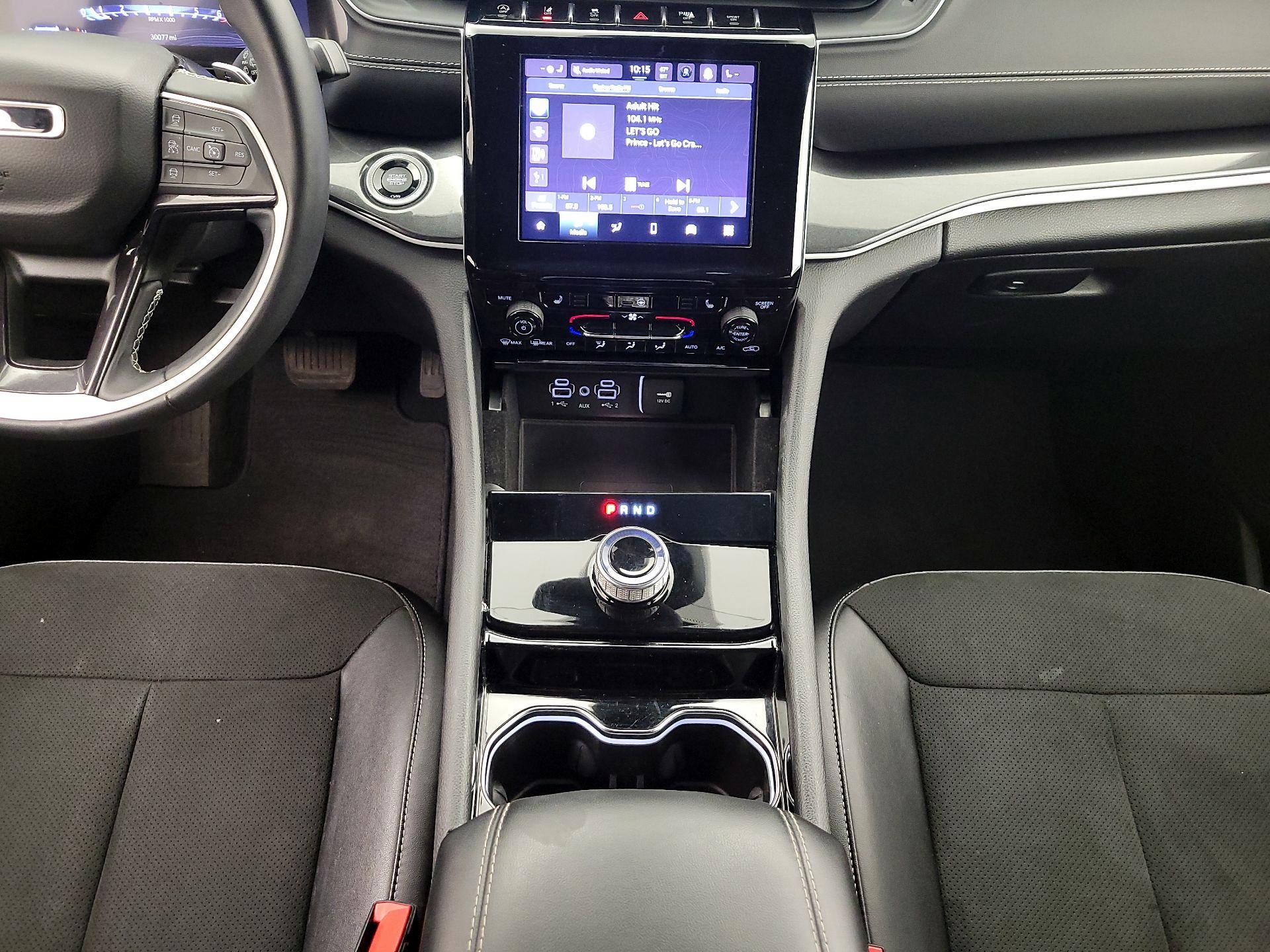 Thumbnail: 2022 Jeep Grand Cherokee - 17