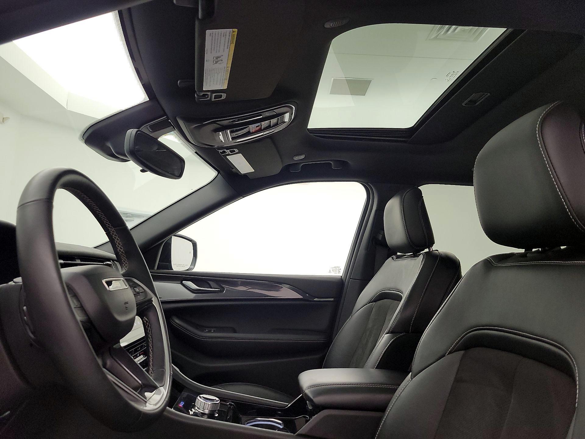 Thumbnail: 2022 Jeep Grand Cherokee - 19