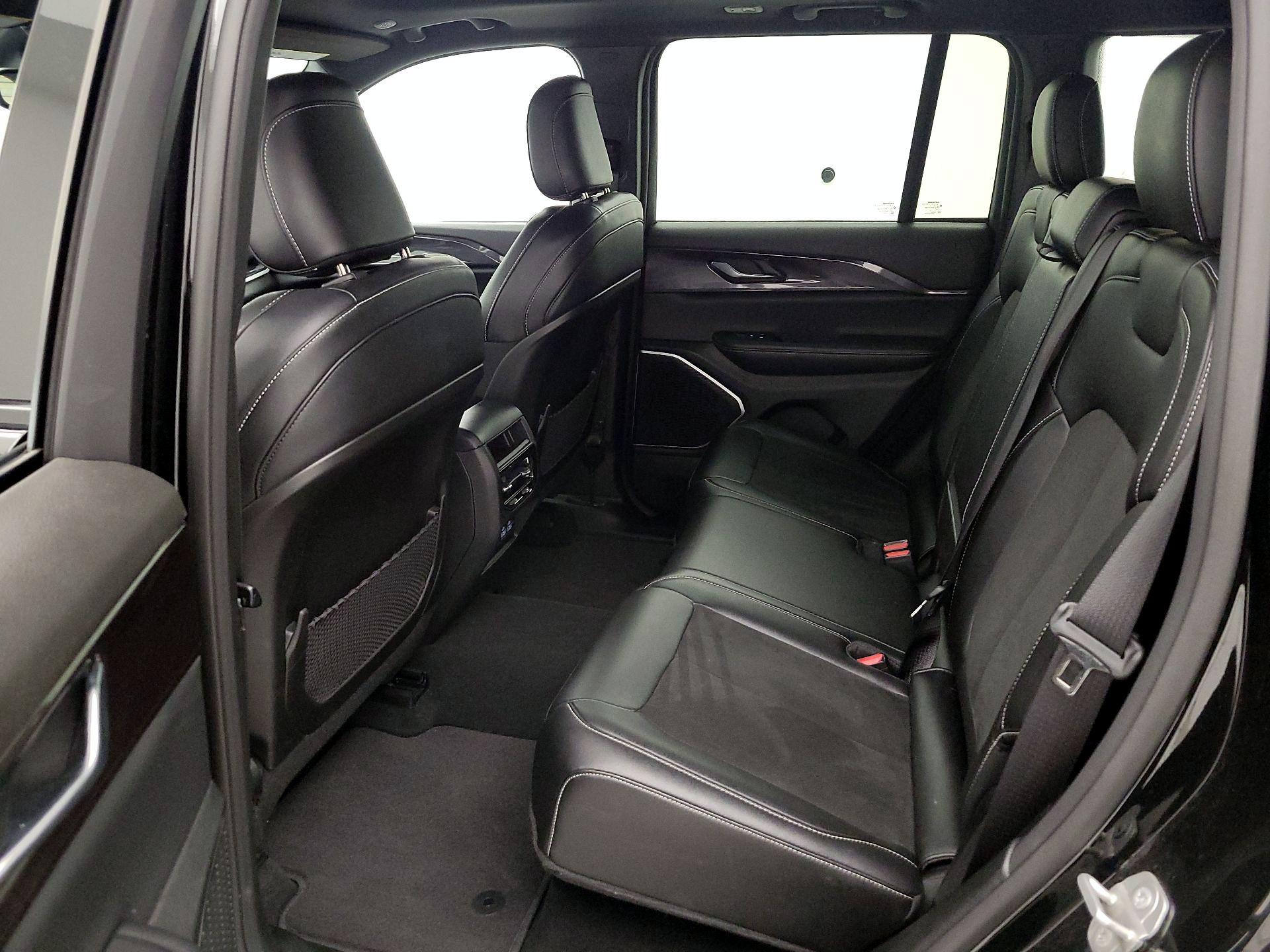 Thumbnail: 2022 Jeep Grand Cherokee - 20