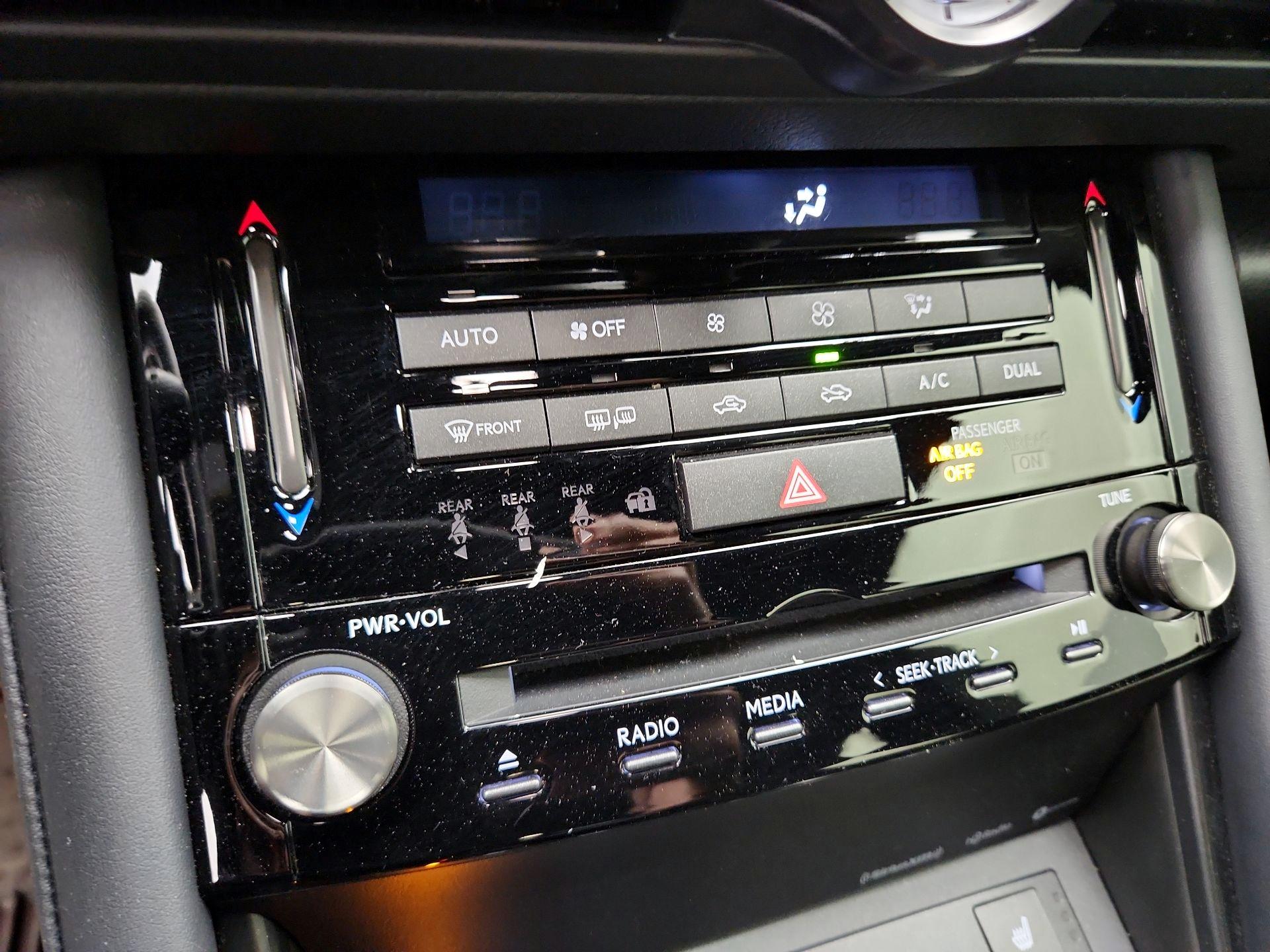 Thumbnail: 2023 Lexus IS - 17