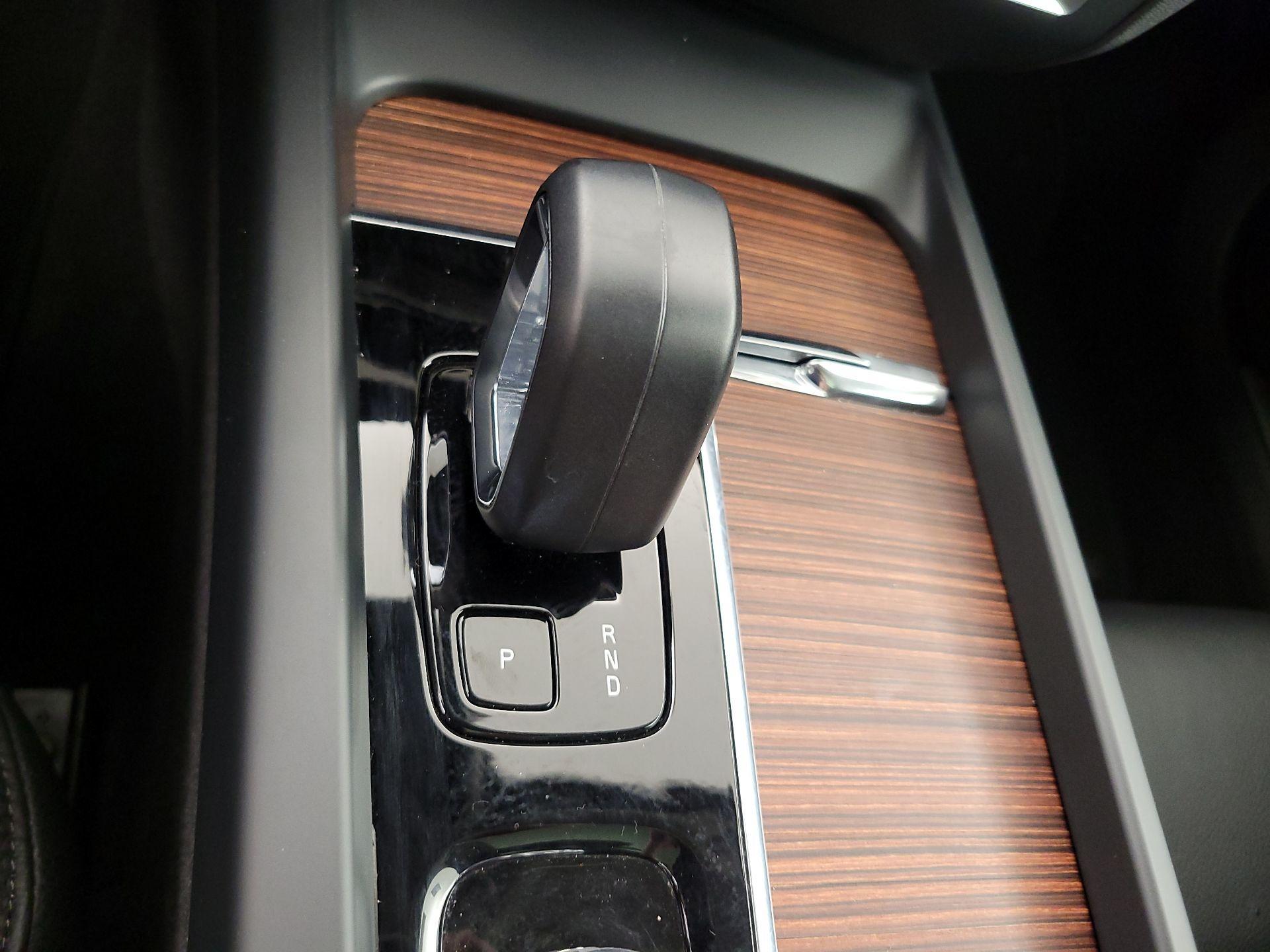 Thumbnail: 2025 Volvo S60 - 18