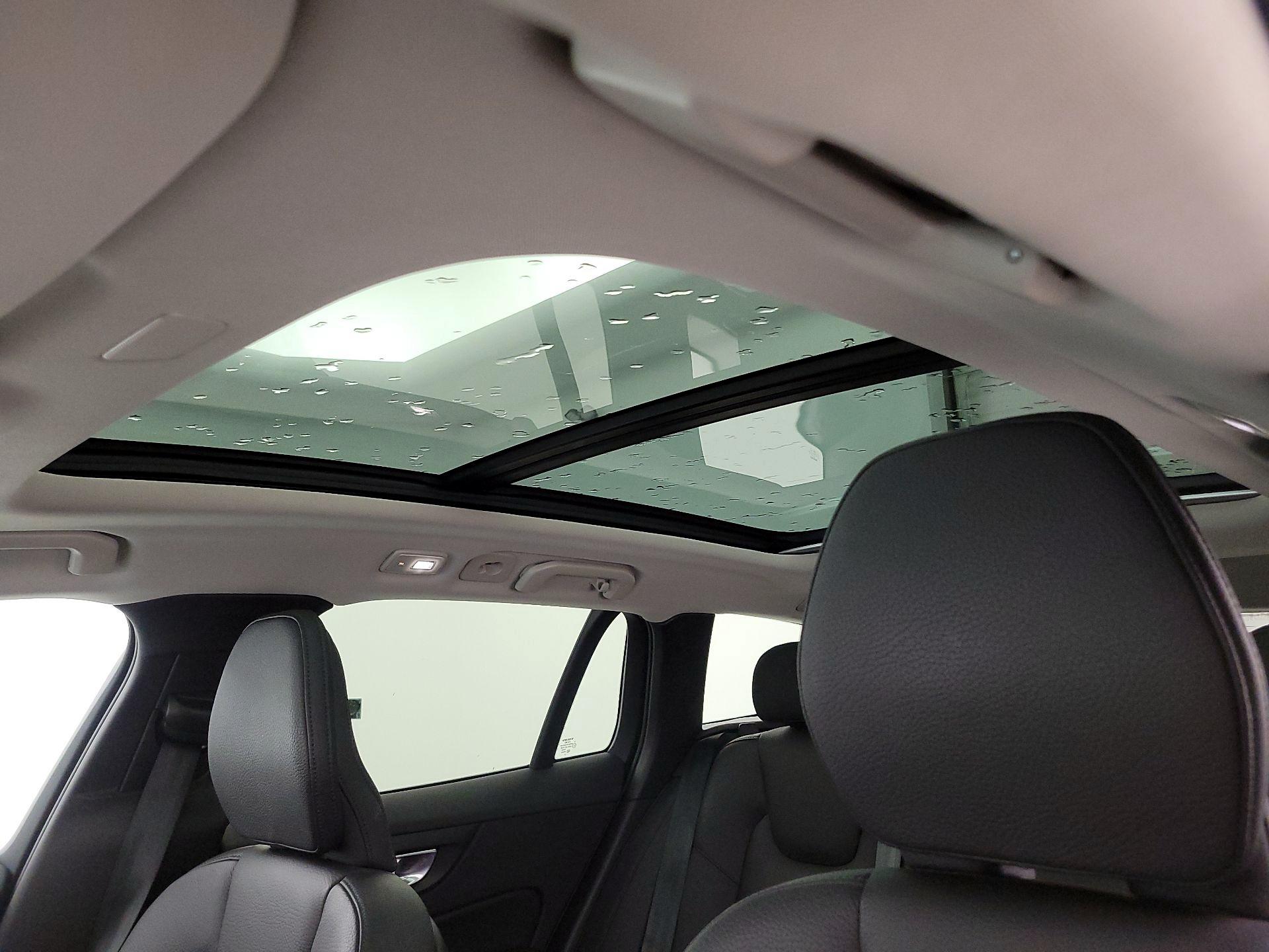 Thumbnail: 2025 Volvo S60 - 20