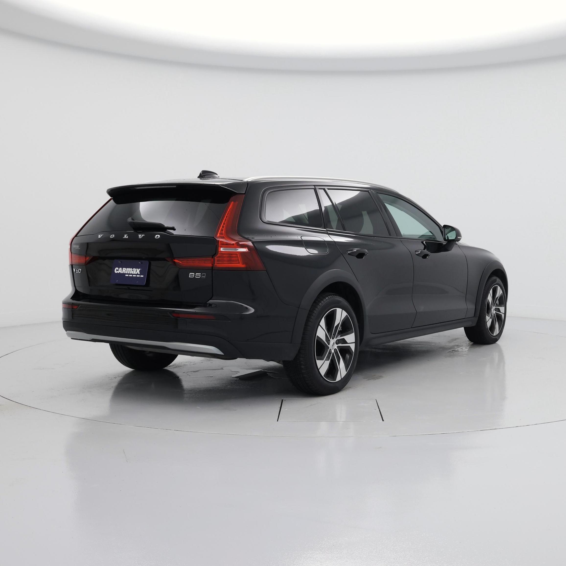 Thumbnail: 2025 Volvo S60 - 8