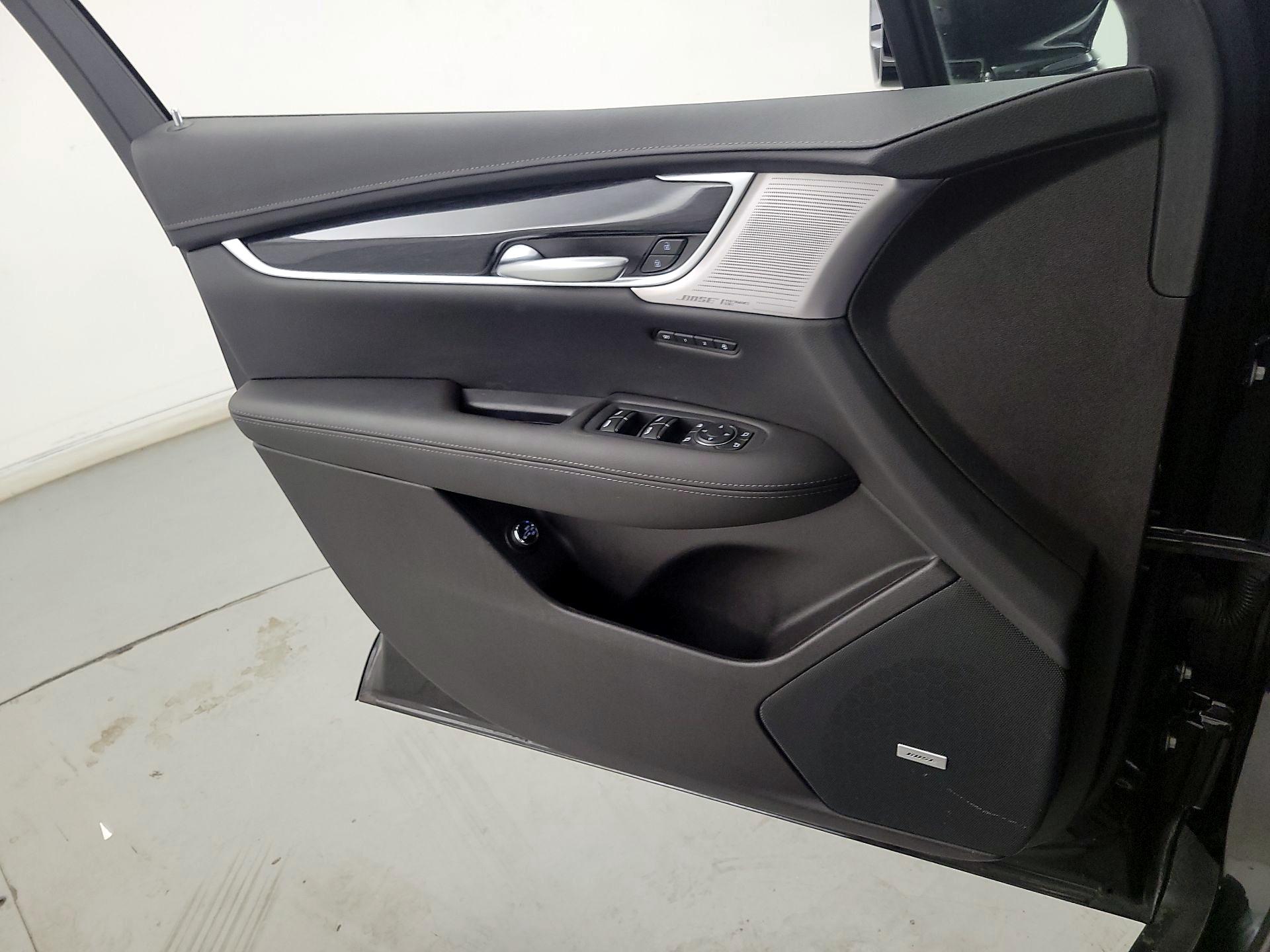 Thumbnail: 2023 Cadillac XT5 - 12