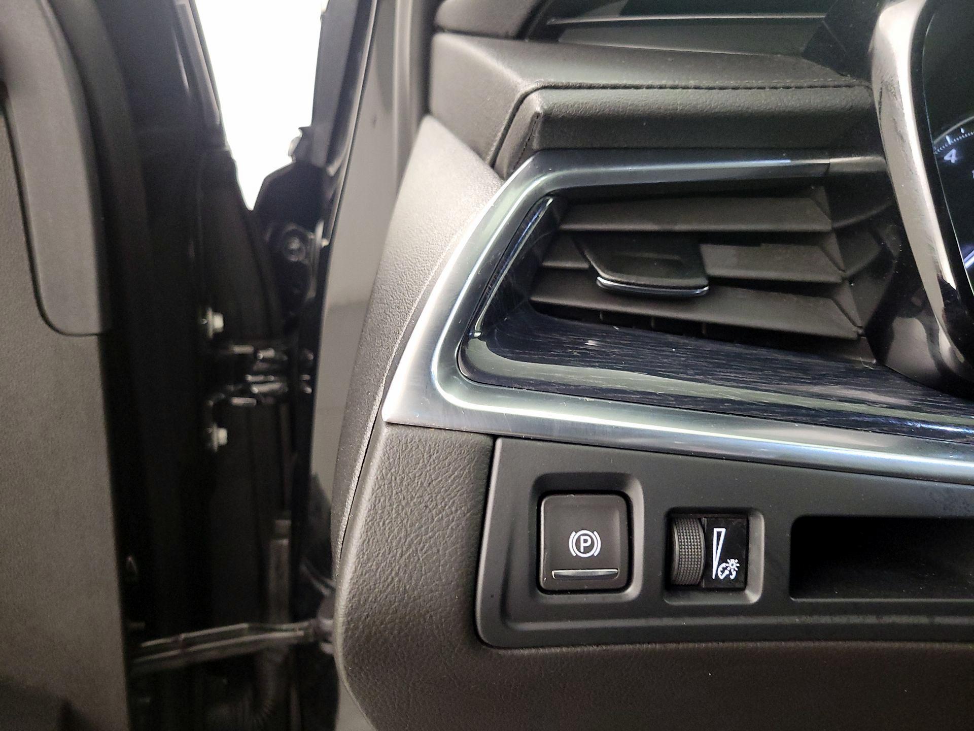 Thumbnail: 2023 Cadillac XT5 - 13