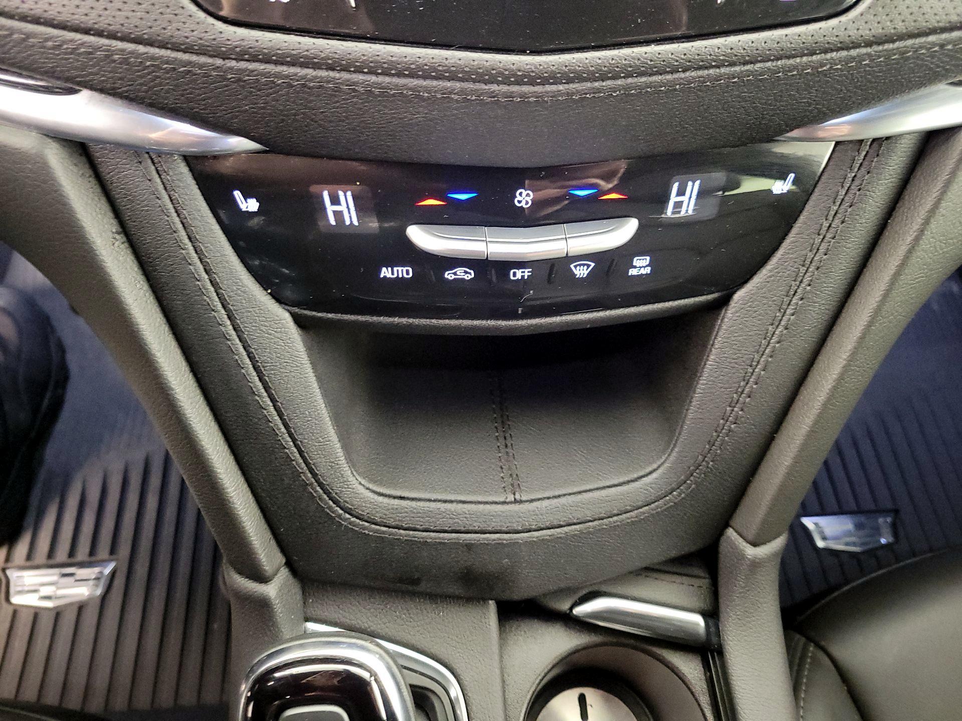 Thumbnail: 2023 Cadillac XT5 - 17