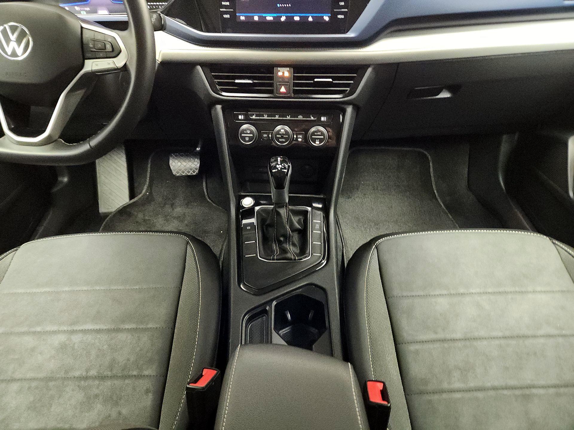 Thumbnail: 2024 Volkswagen Taos - 17