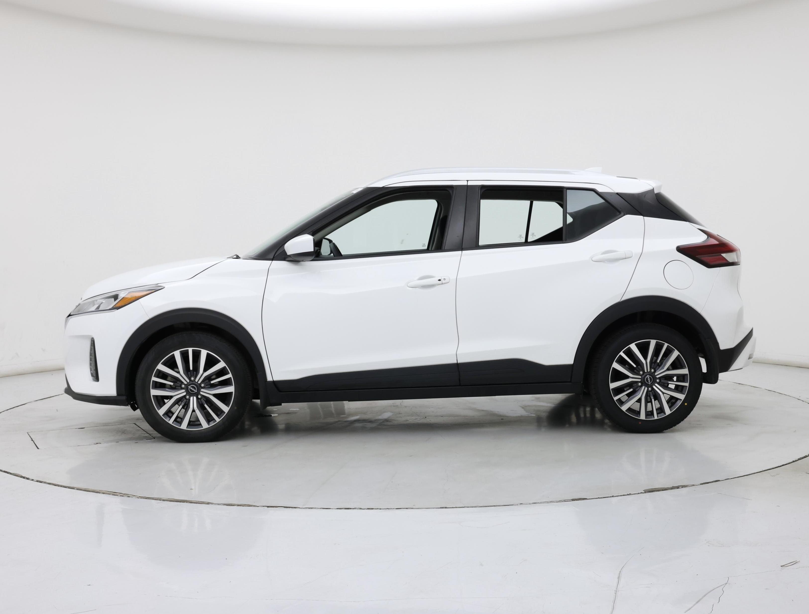 Thumbnail: 2023 Nissan Kicks - 3