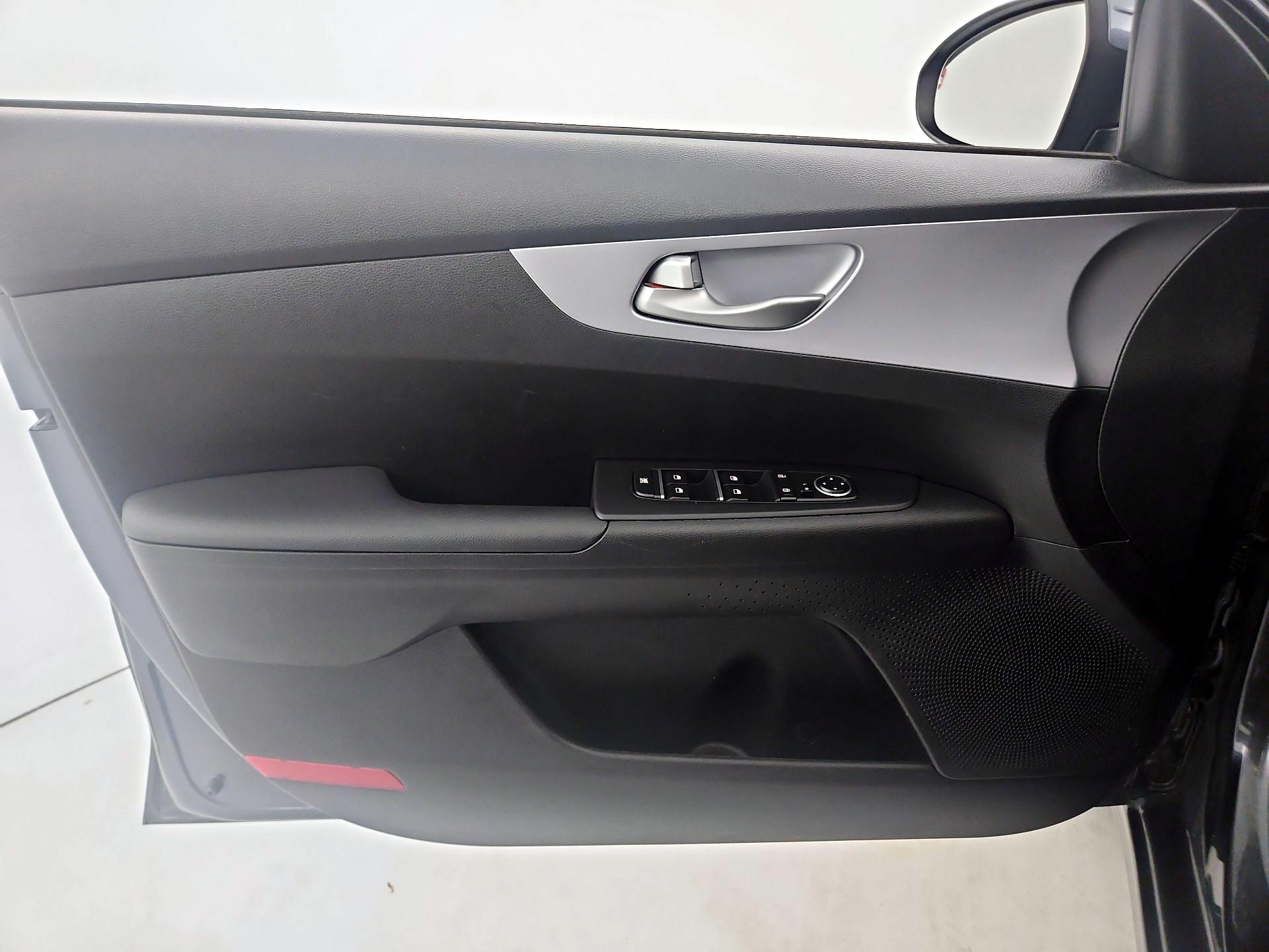 Thumbnail: 2024 Kia Forte - 12