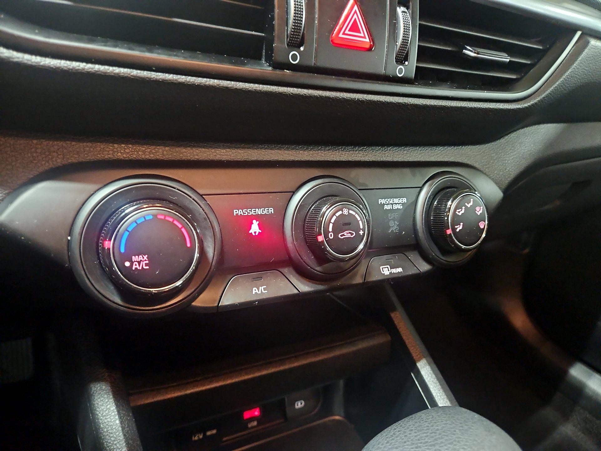 Thumbnail: 2024 Kia Forte - 16