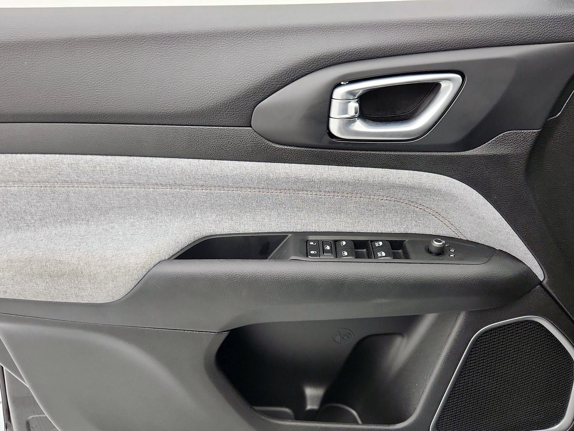 Thumbnail: 2023 Jeep Compass - 12