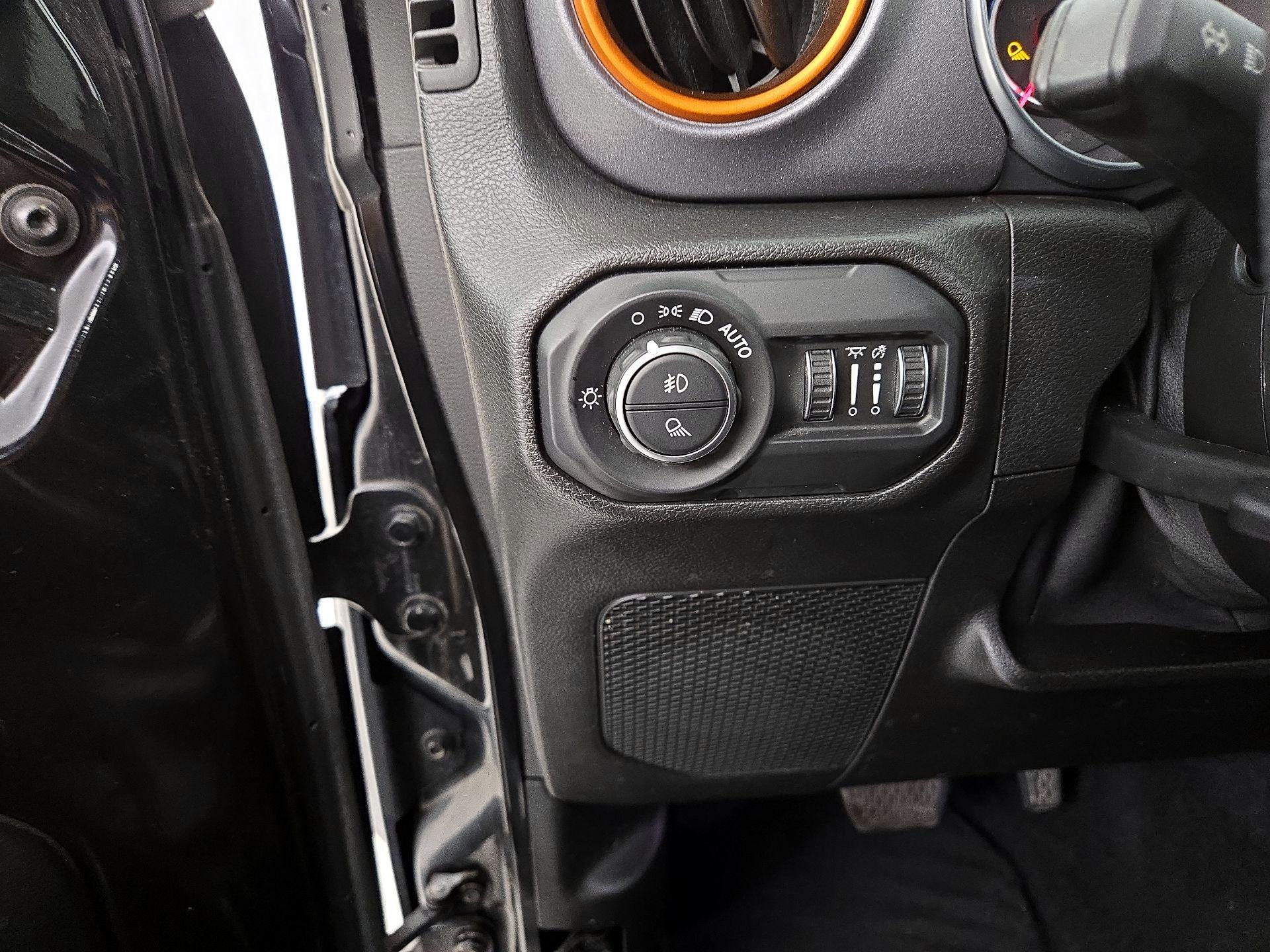 Thumbnail: 2021 Jeep Gladiator - 13