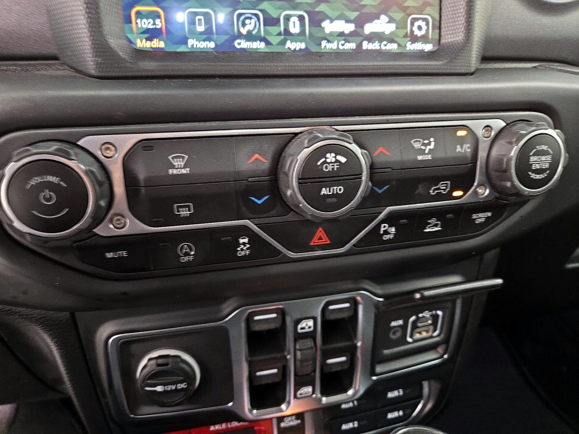 Thumbnail: 2021 Jeep Gladiator - 16