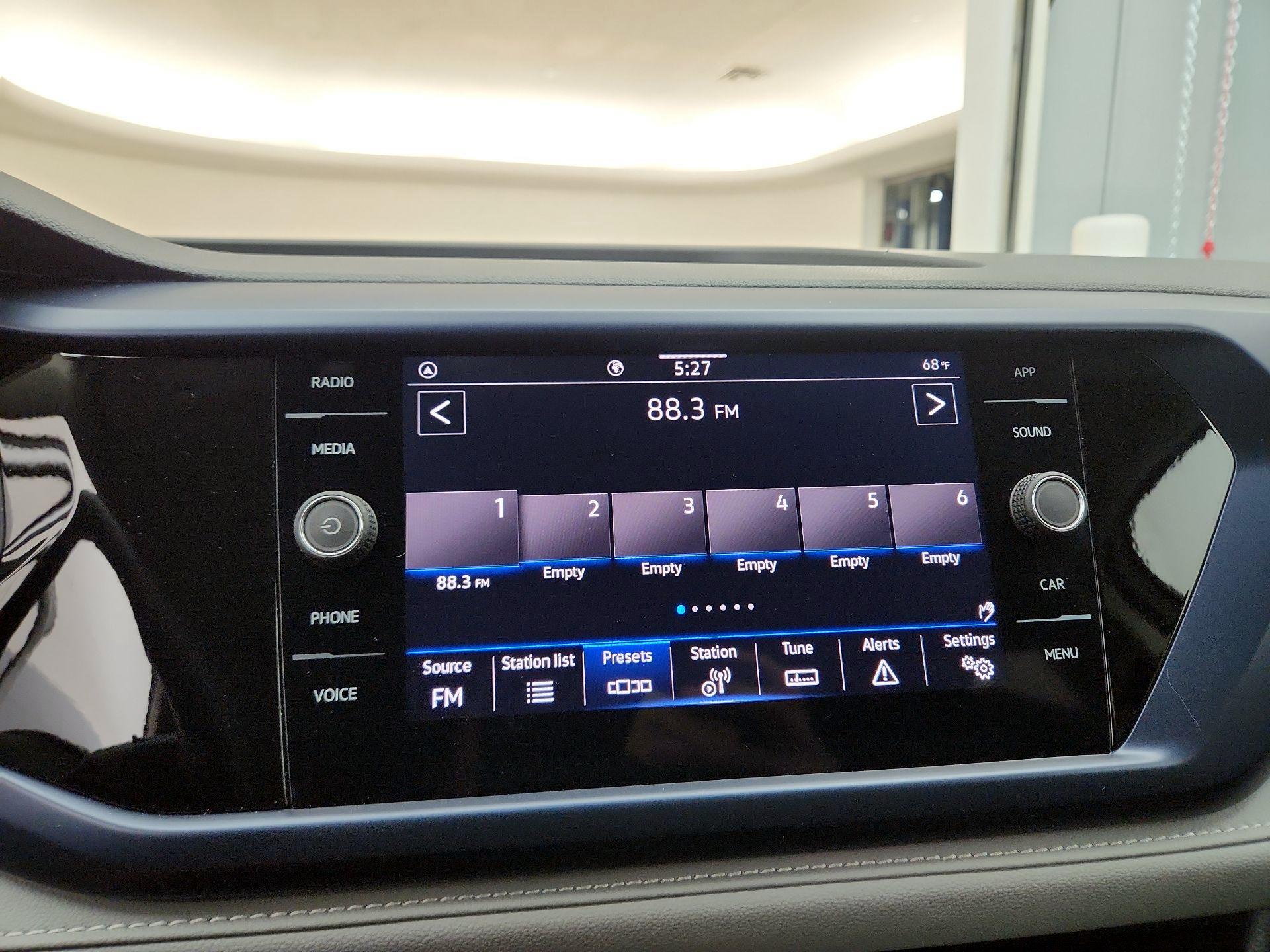 Thumbnail: 2024 Volkswagen Taos - 15