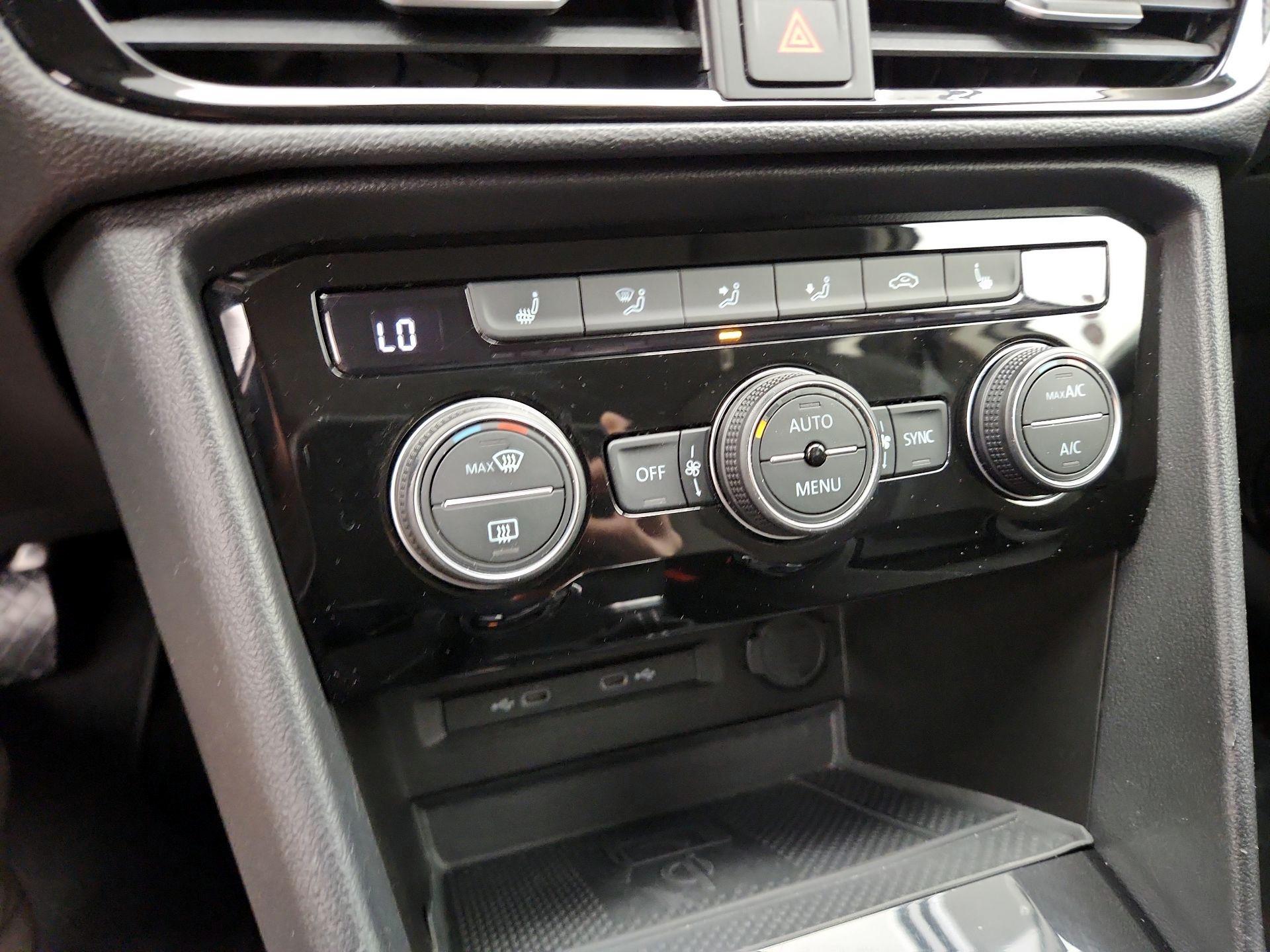 Thumbnail: 2024 Volkswagen Taos - 16