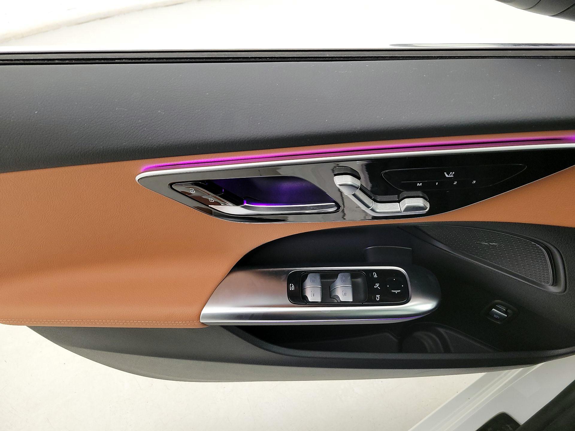 Thumbnail: 2023 Mercedes-Benz C-Class - 12