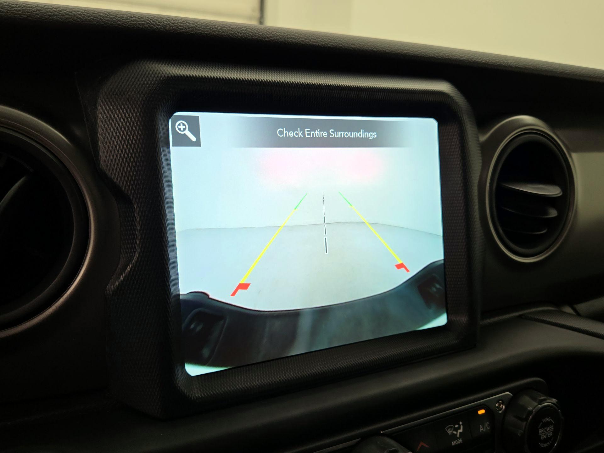 Thumbnail: 2022 Jeep Gladiator - 15