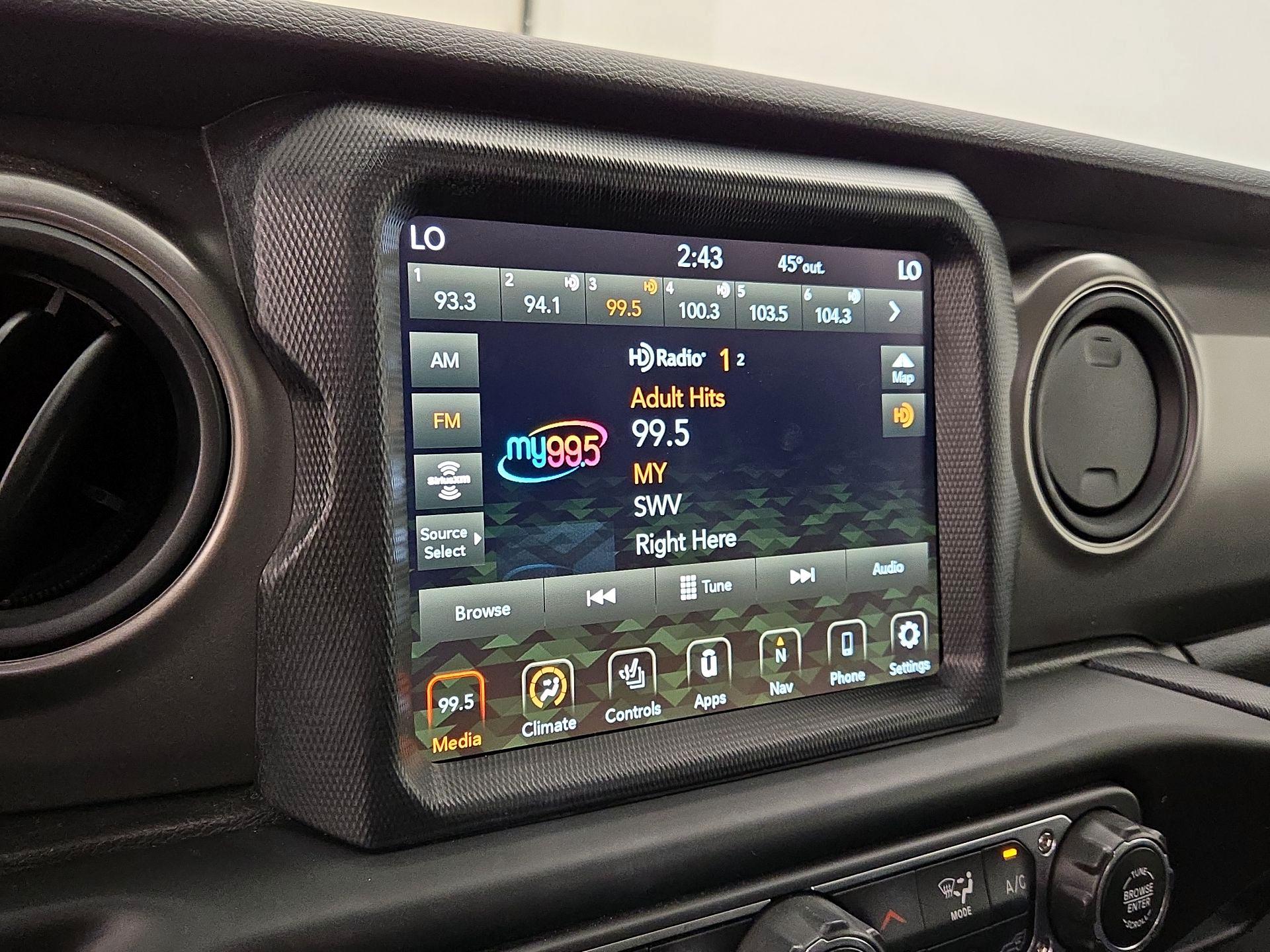 Thumbnail: 2022 Jeep Gladiator - 16