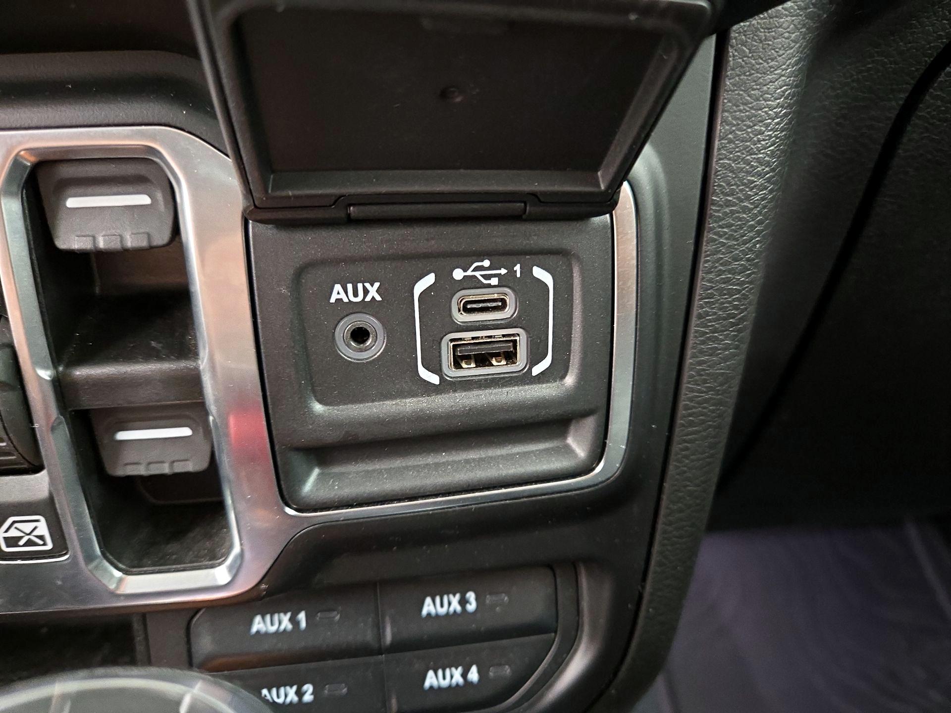 Thumbnail: 2022 Jeep Gladiator - 19