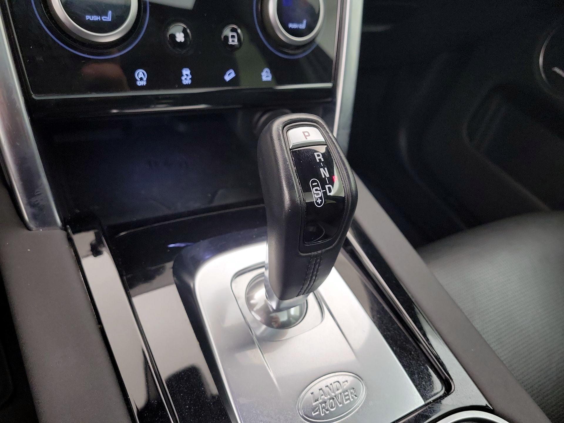 Thumbnail: 2020 Land Rover Discovery Sport - 18