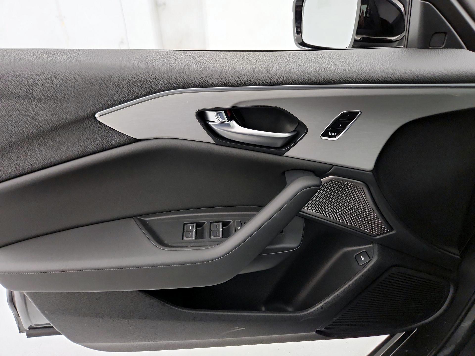 Thumbnail: 2025 Acura TLX - 12