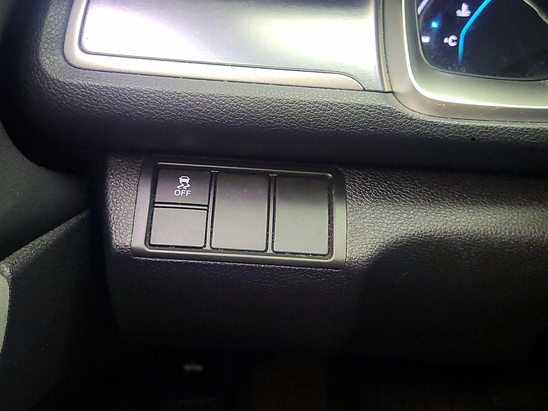 Thumbnail: 2016 Honda Civic - 11