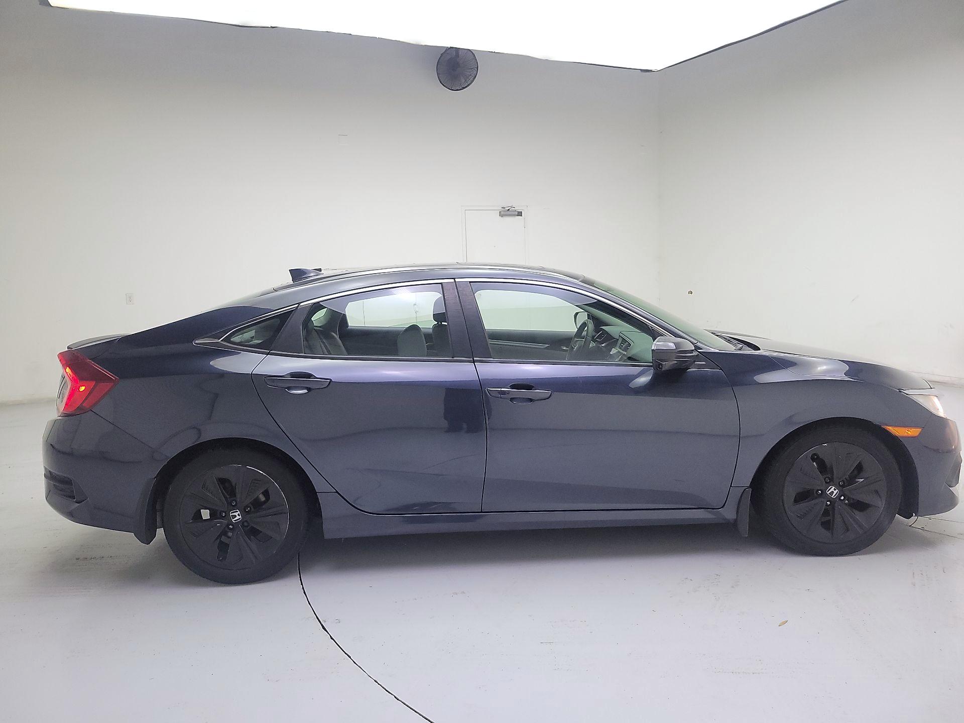 Thumbnail: 2016 Honda Civic - 4