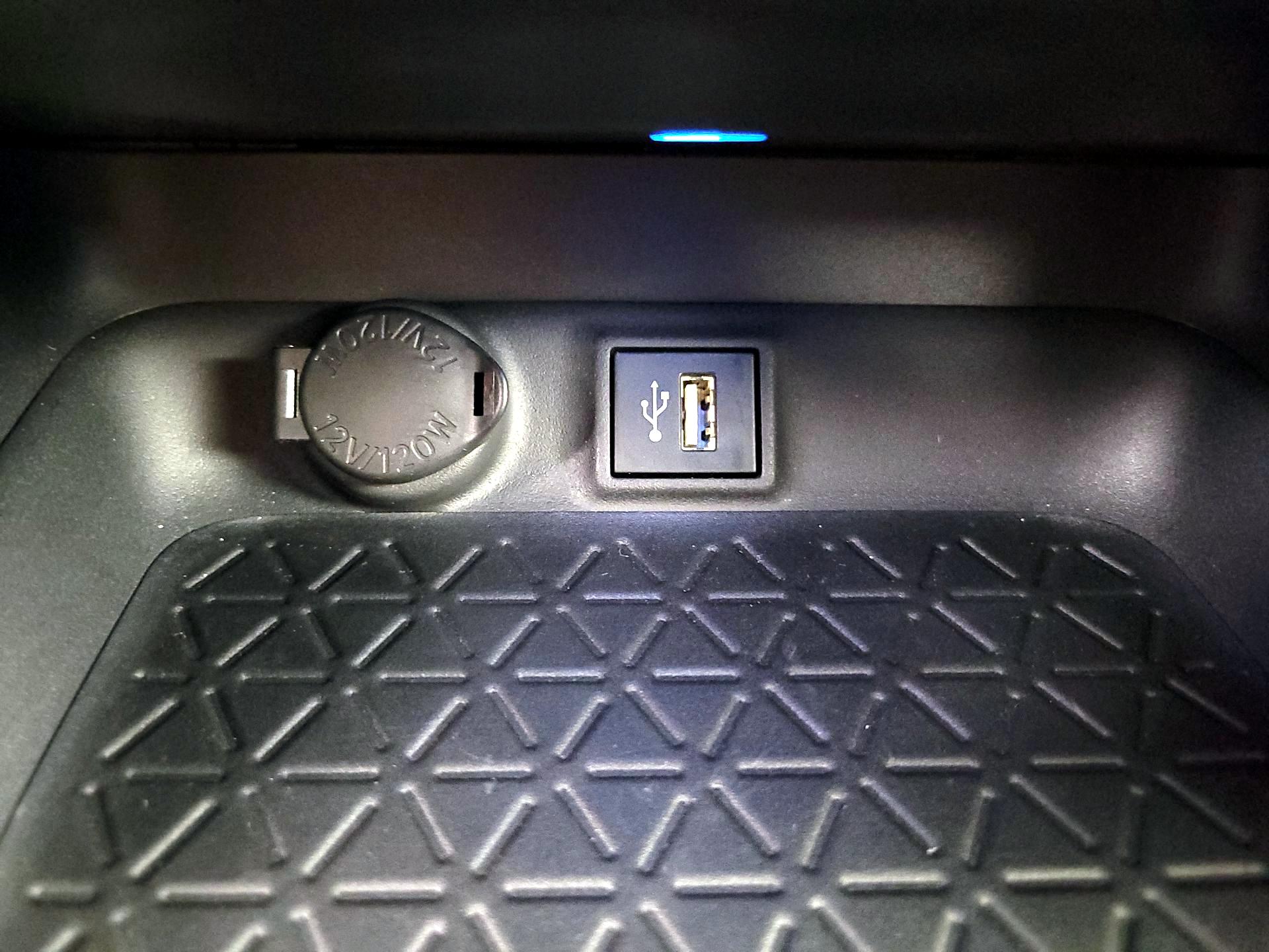 Thumbnail: 2023 Toyota RAV4 - 18