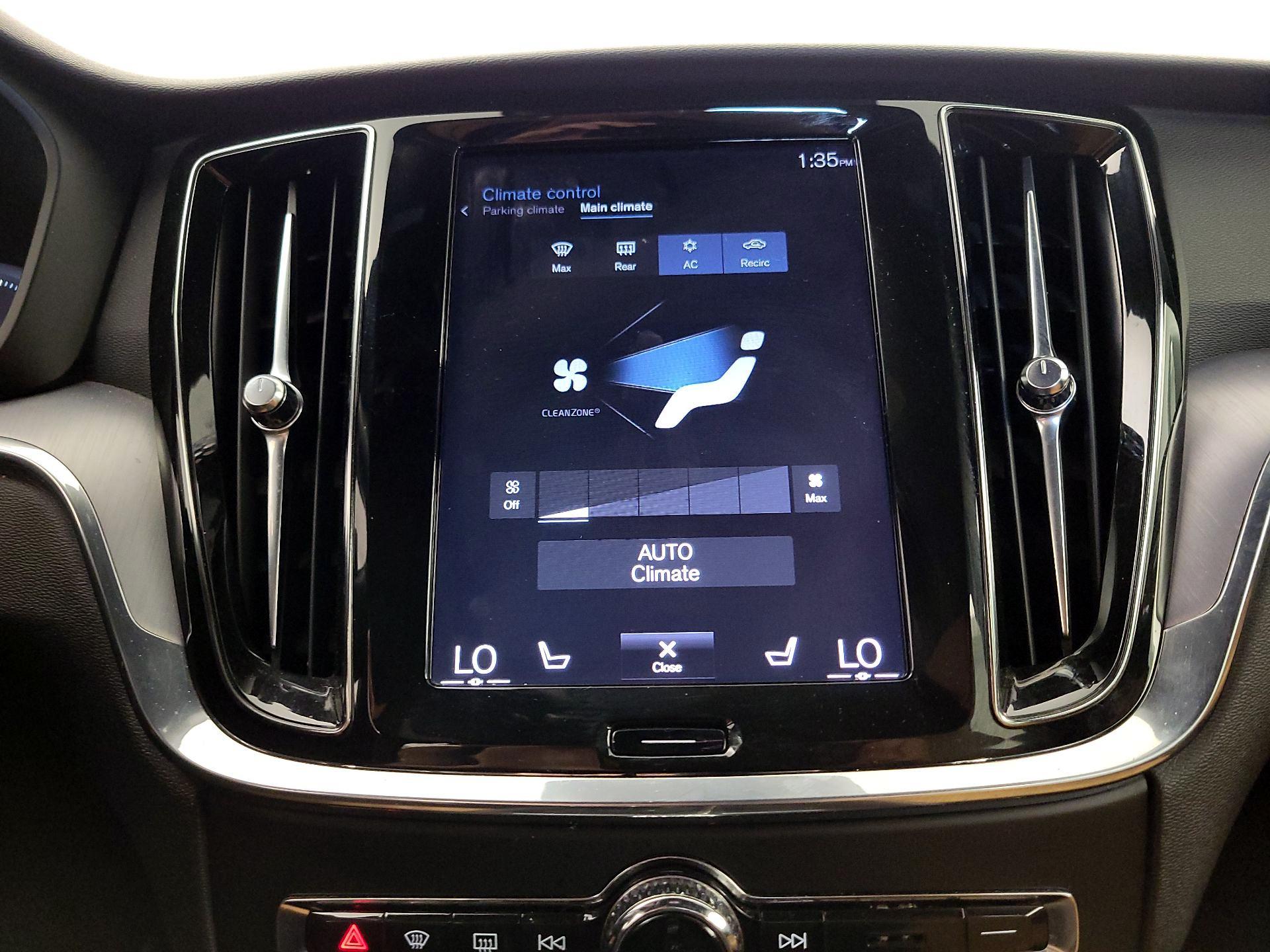 Thumbnail: 2020 Volvo V60 - 16