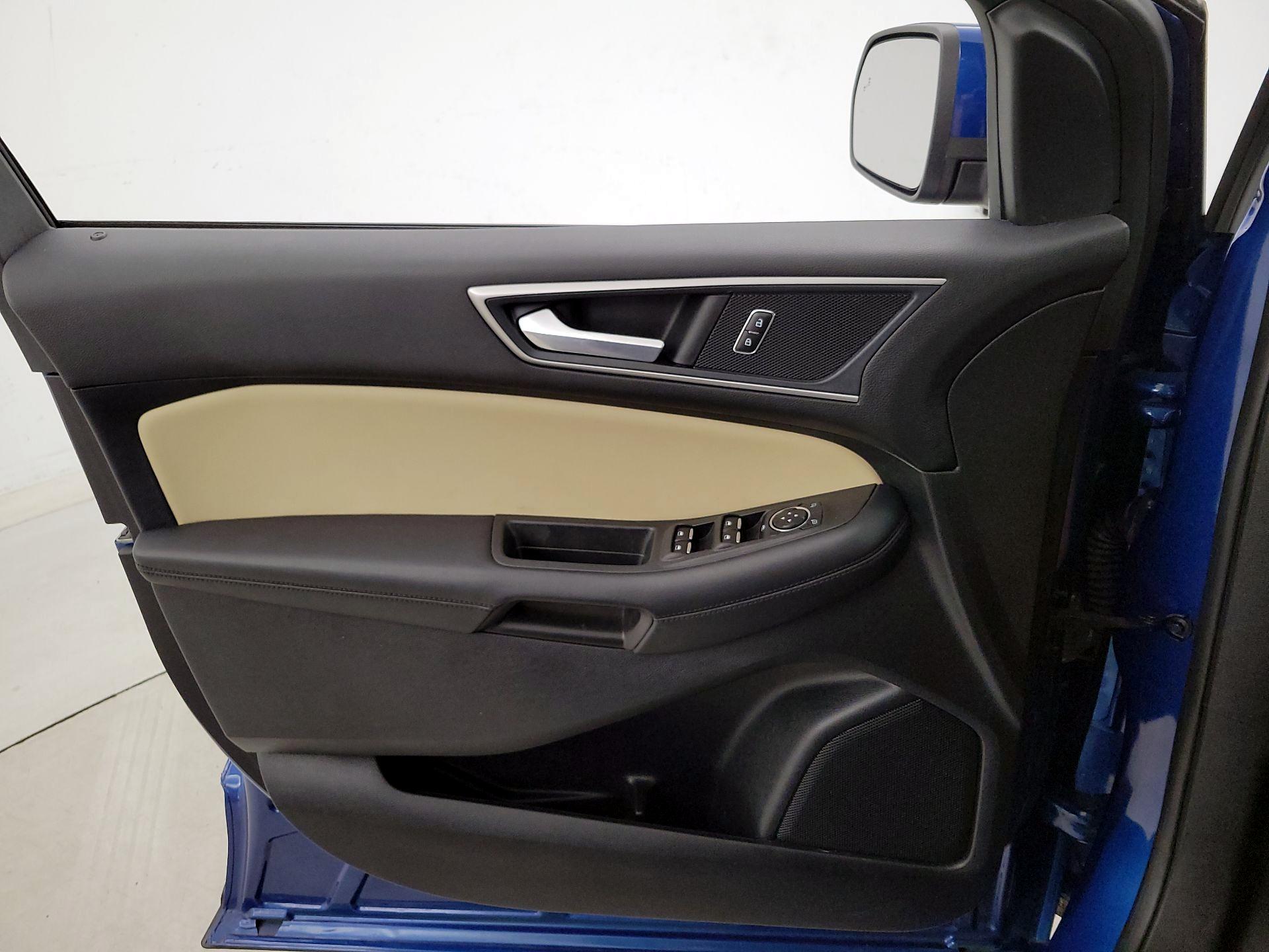 Thumbnail: 2022 Ford Edge - 12