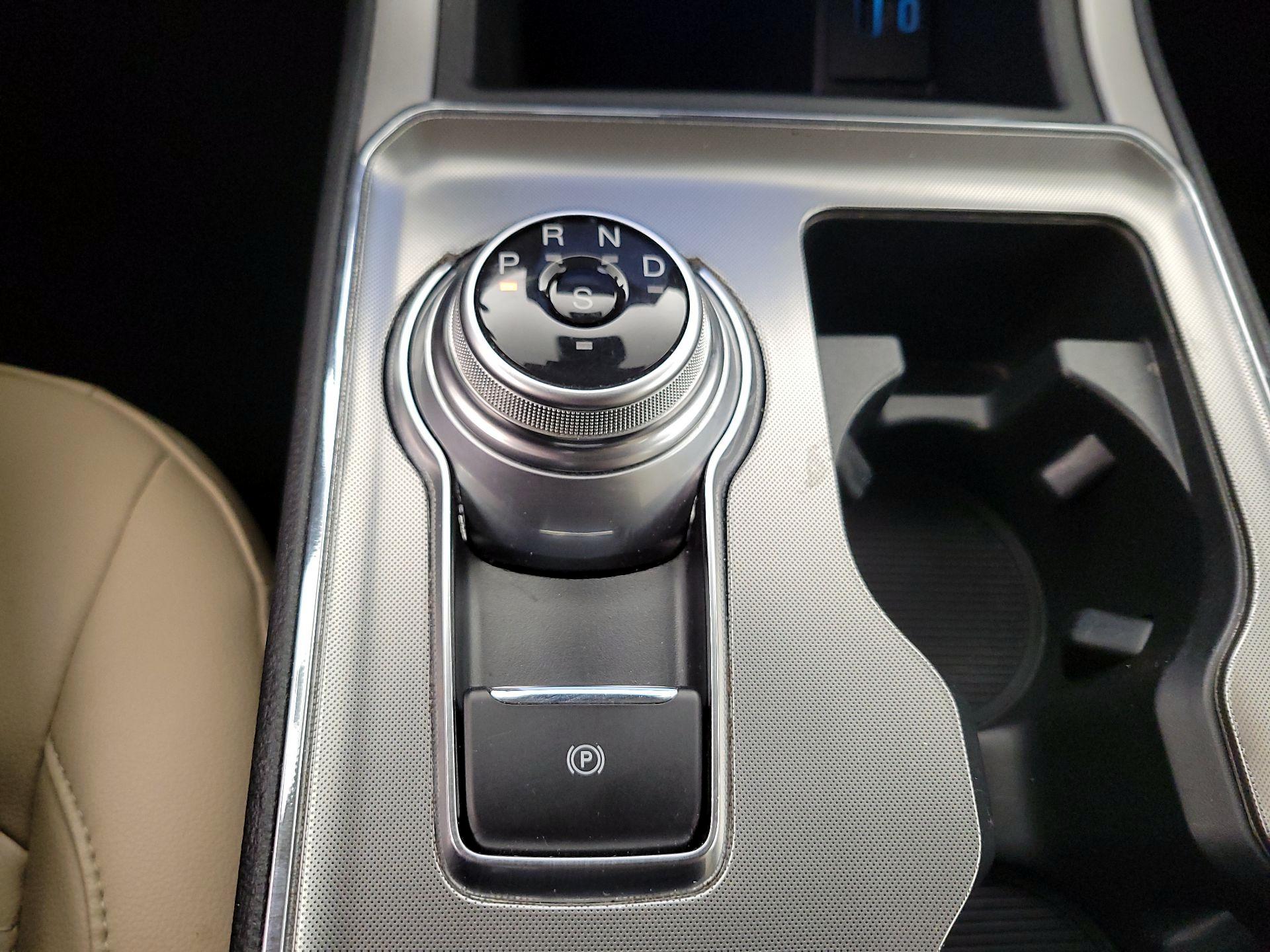 Thumbnail: 2022 Ford Edge - 17