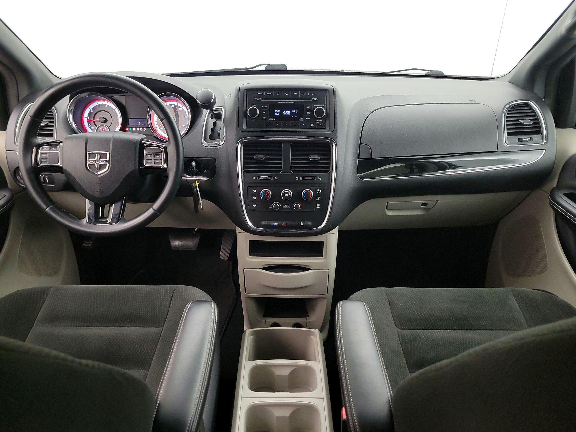 Thumbnail: 2016 Dodge Grand Caravan - 9