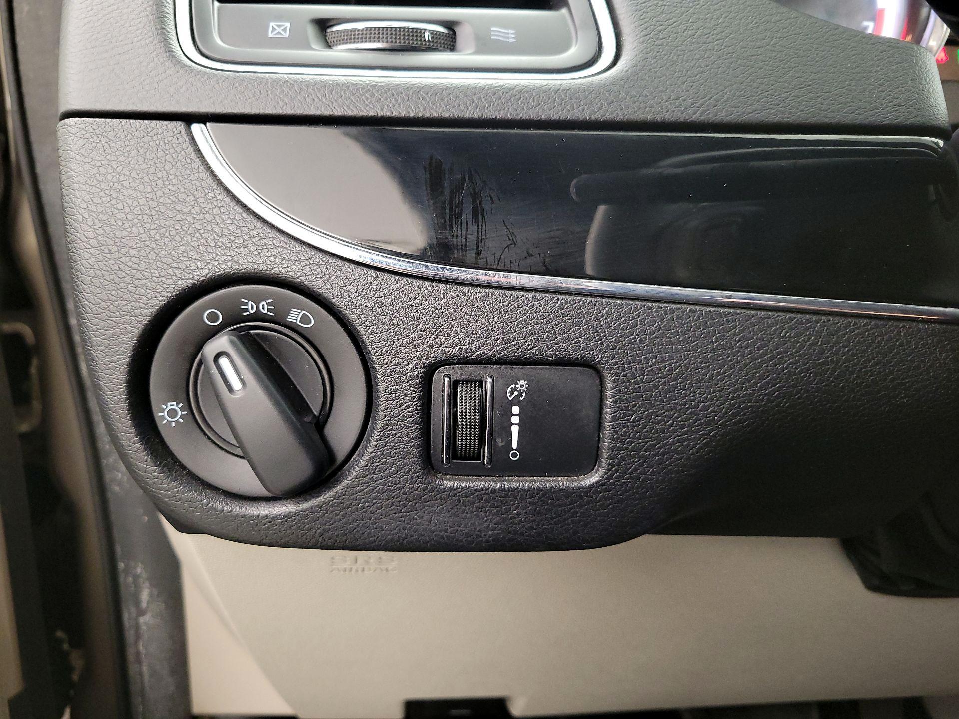 Thumbnail: 2016 Dodge Grand Caravan - 13