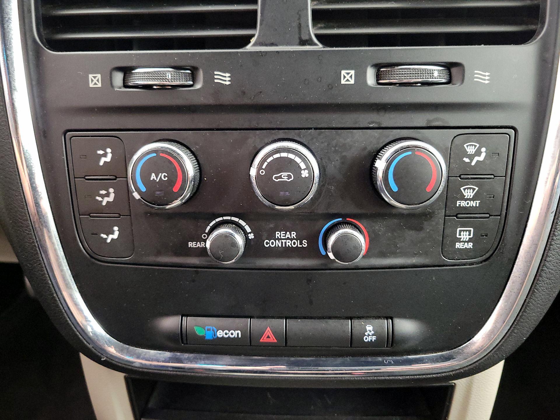 Thumbnail: 2016 Dodge Grand Caravan - 15