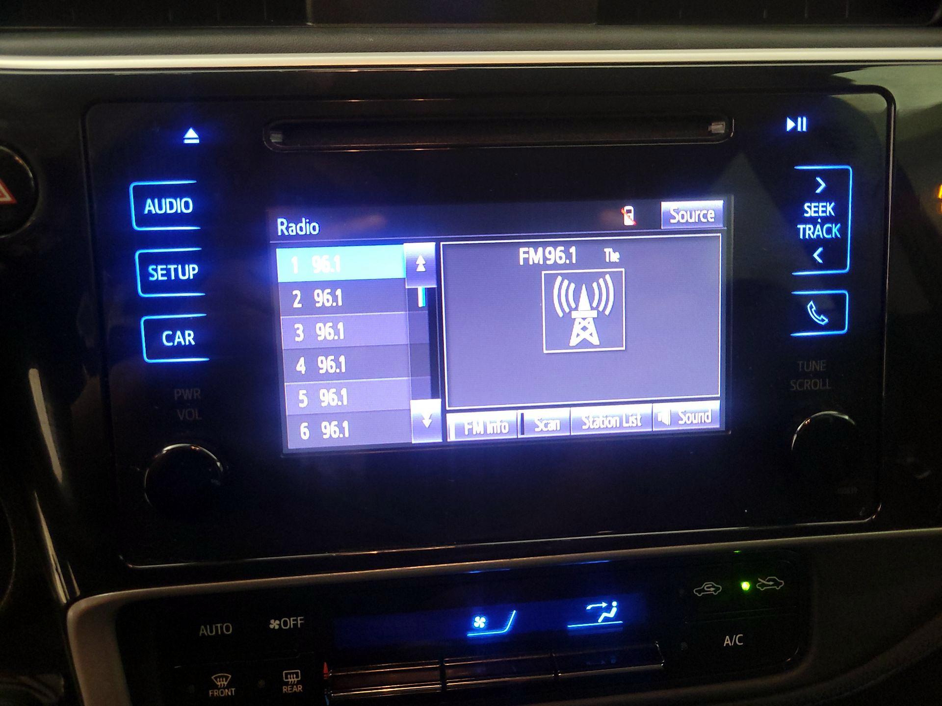 Thumbnail: 2018 Toyota Corolla - 15