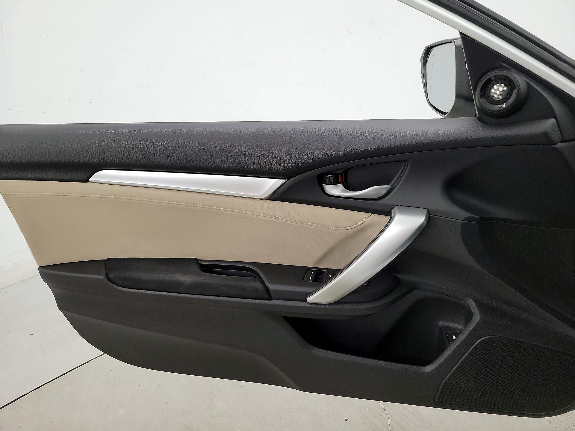 Thumbnail: 2016 Honda Civic - 12