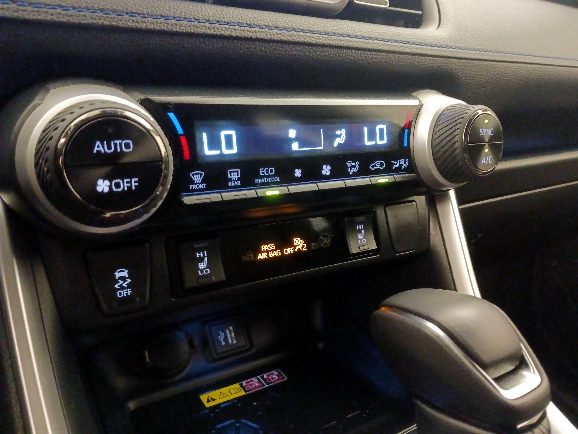 Thumbnail: 2024 Toyota RAV4 - 16