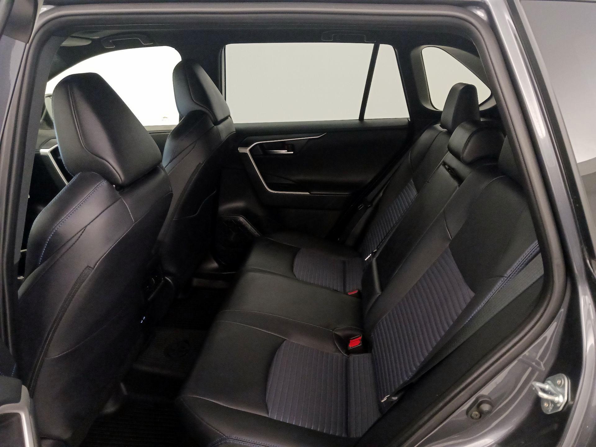 Thumbnail: 2024 Toyota RAV4 - 20